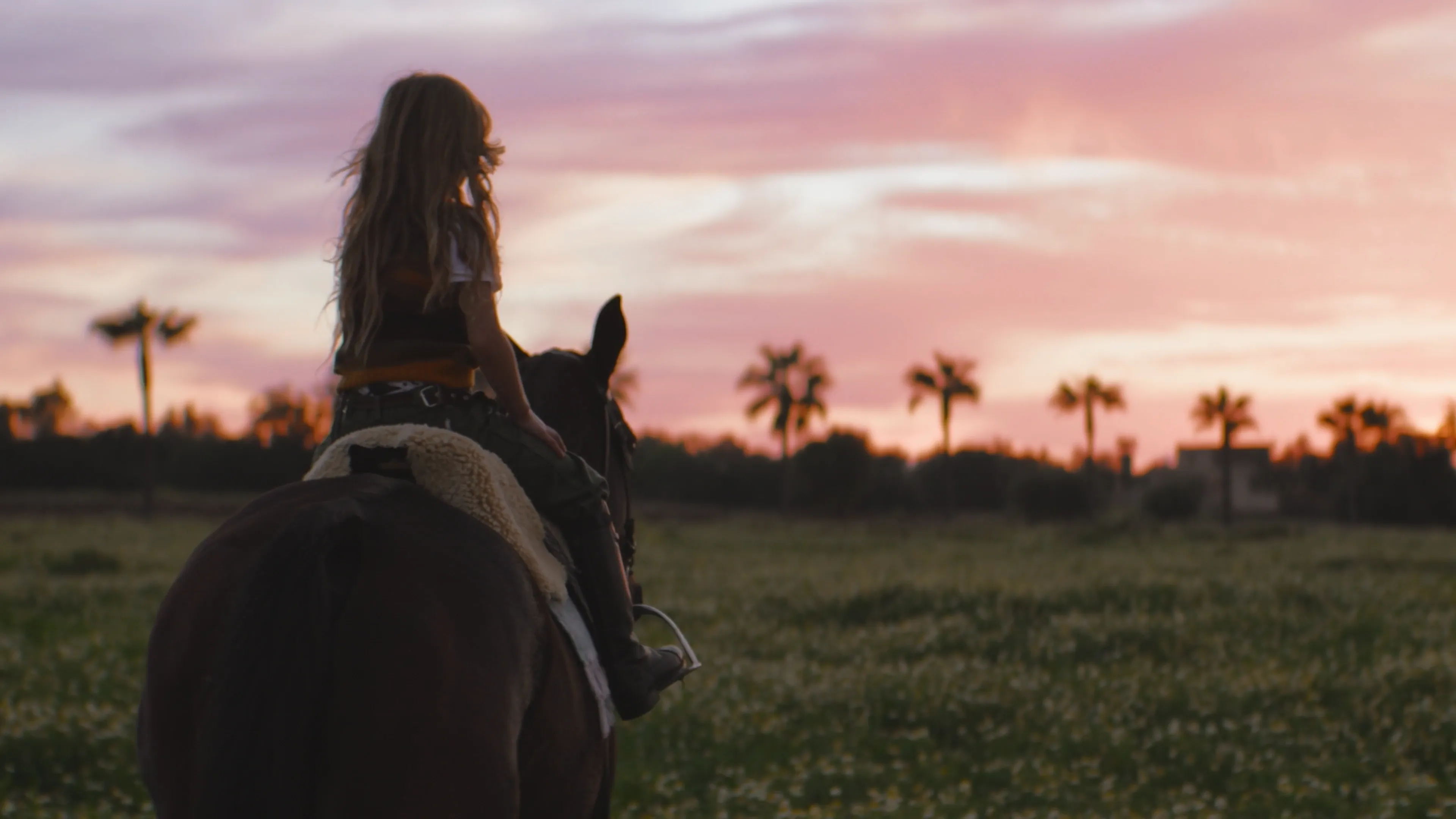 Traces for Range Rover: third media thumbnail showing a cinematic composition from the project.