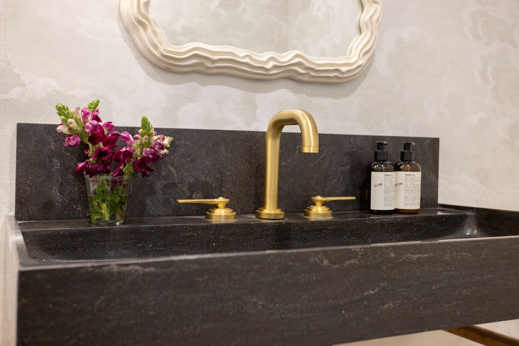 Image of modern living room