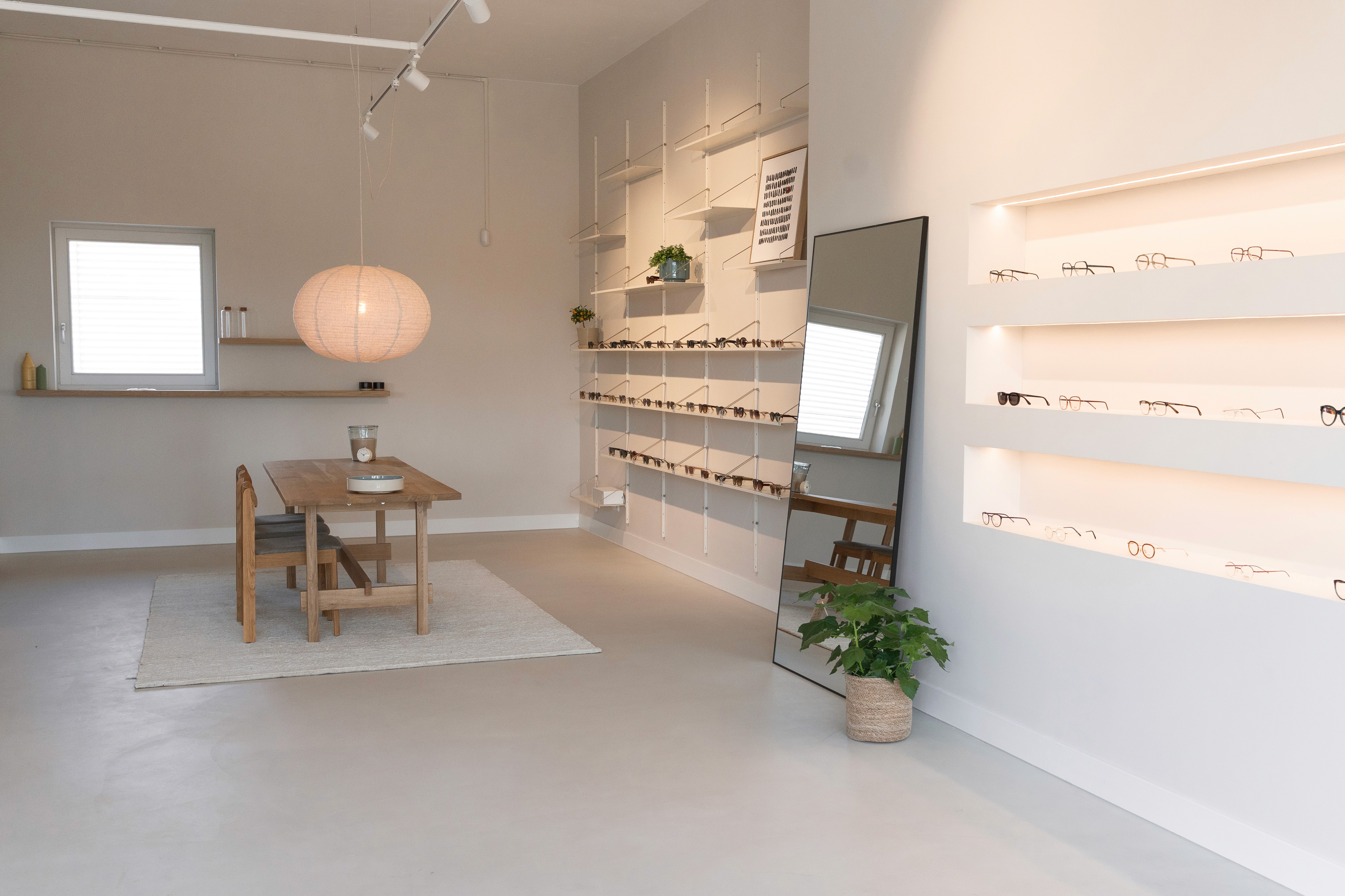 Het interieur van optiekwinkel Studio ONO in Amersfoort Vathorst
