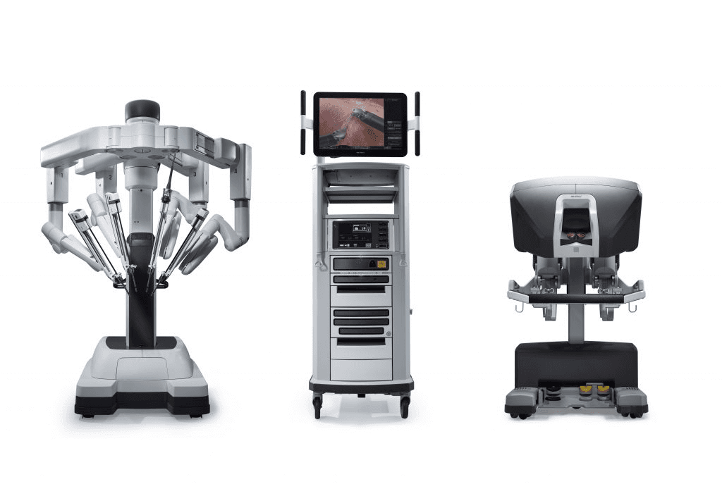 da Vinci रोबोटिक सिस्टम के तीन घटक: Surgeon Console, Patient Cart, और Vision Cart।