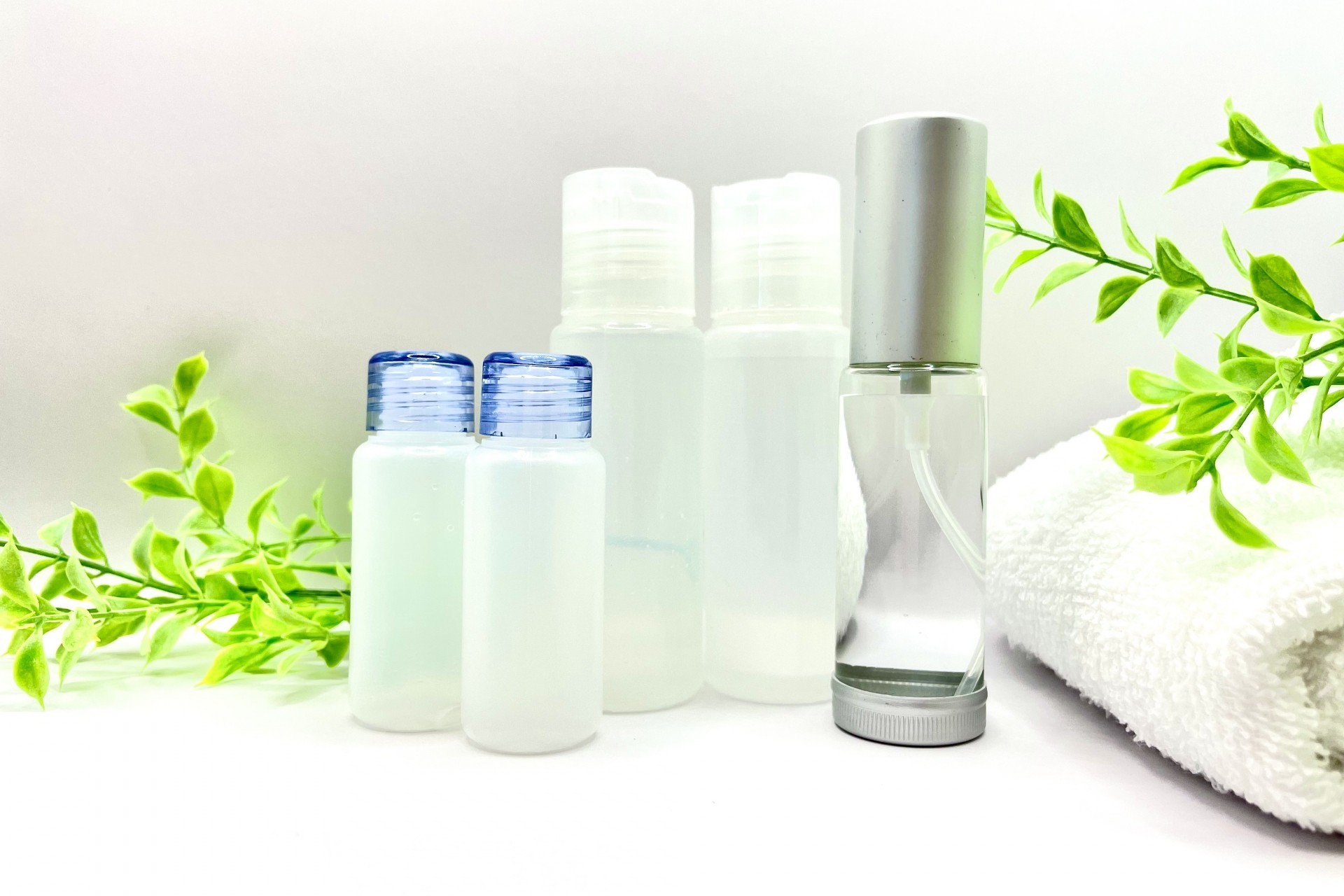 並べられた化粧水の瓶