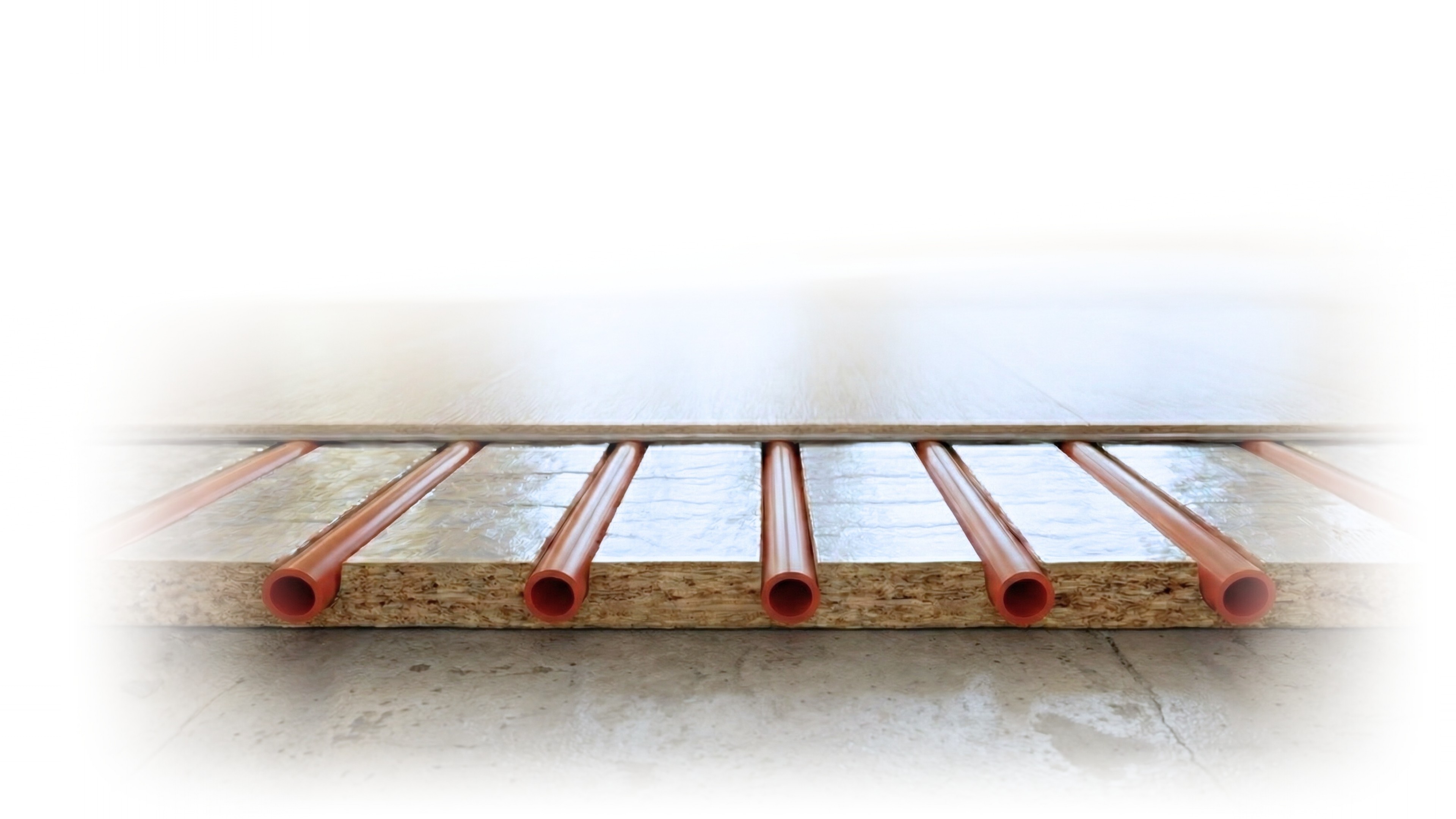 Header Bild für Desktop Version mit einem Baby und einer Auflistung verschiedener Merkmale unserer Fußbodenheizung.