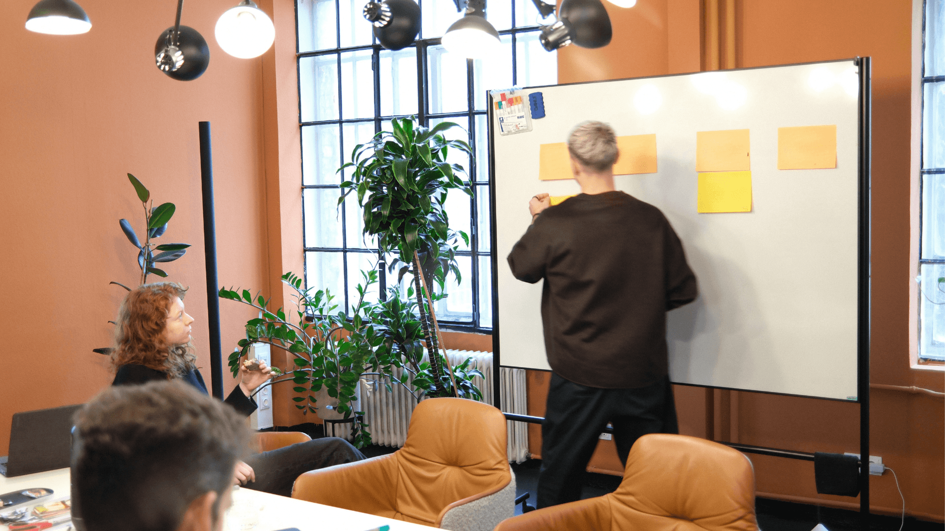 Workshop Gruppe beim diskutieren 