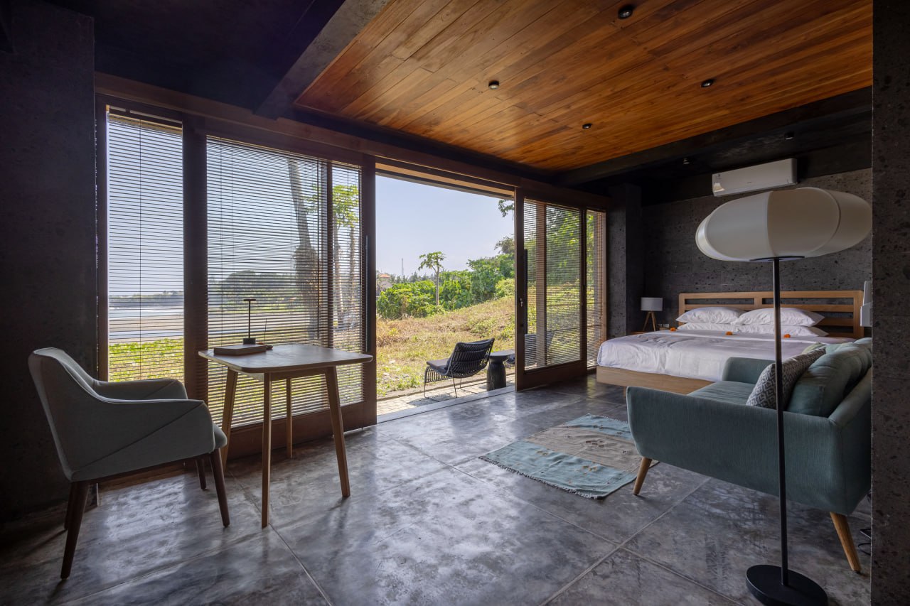 A freehold 3-bedroom beachfront villa with ocean views in Balian