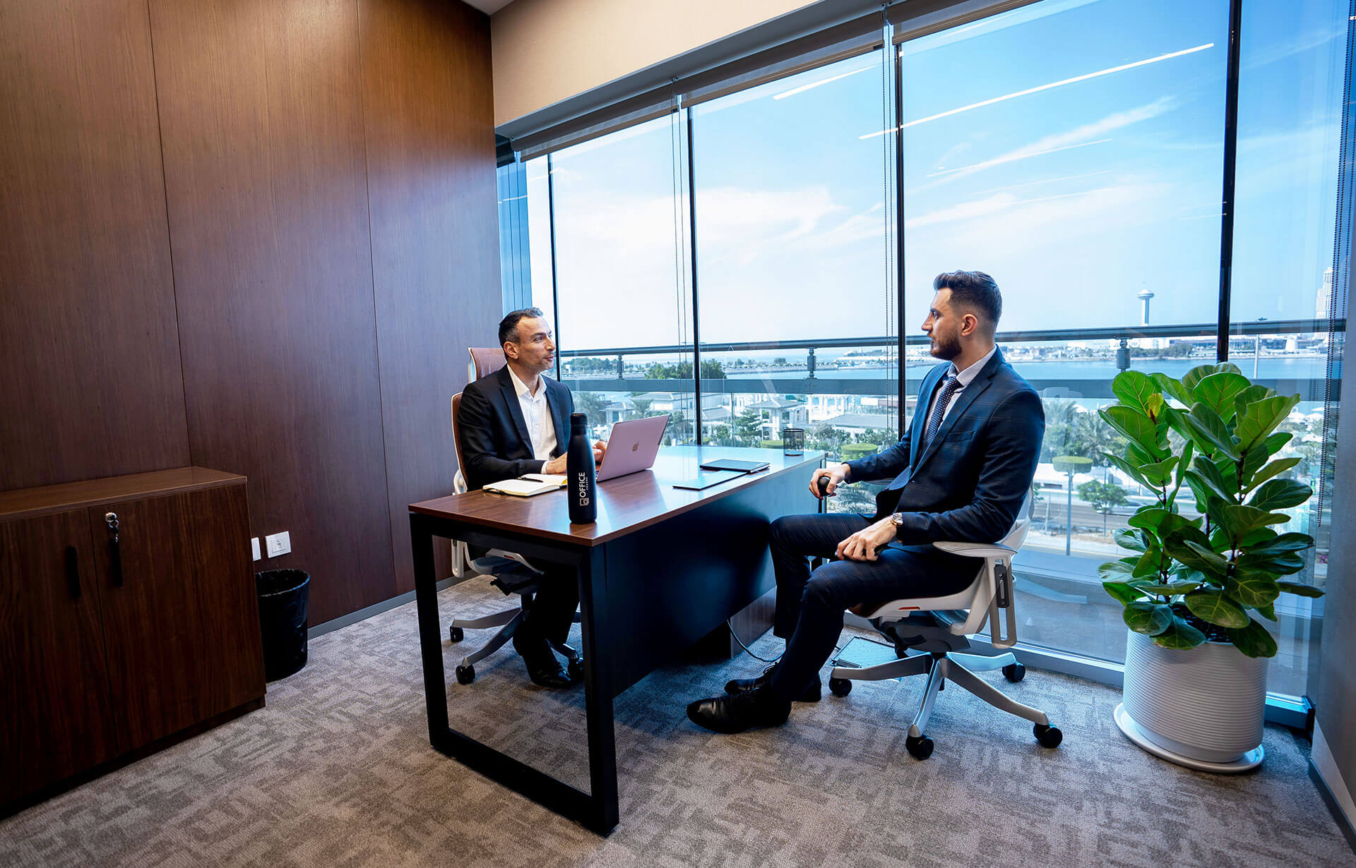 Professional office space Abu Dhabi meeting with stunning view. Flexible virtual offices Abu Dhabi for teams.