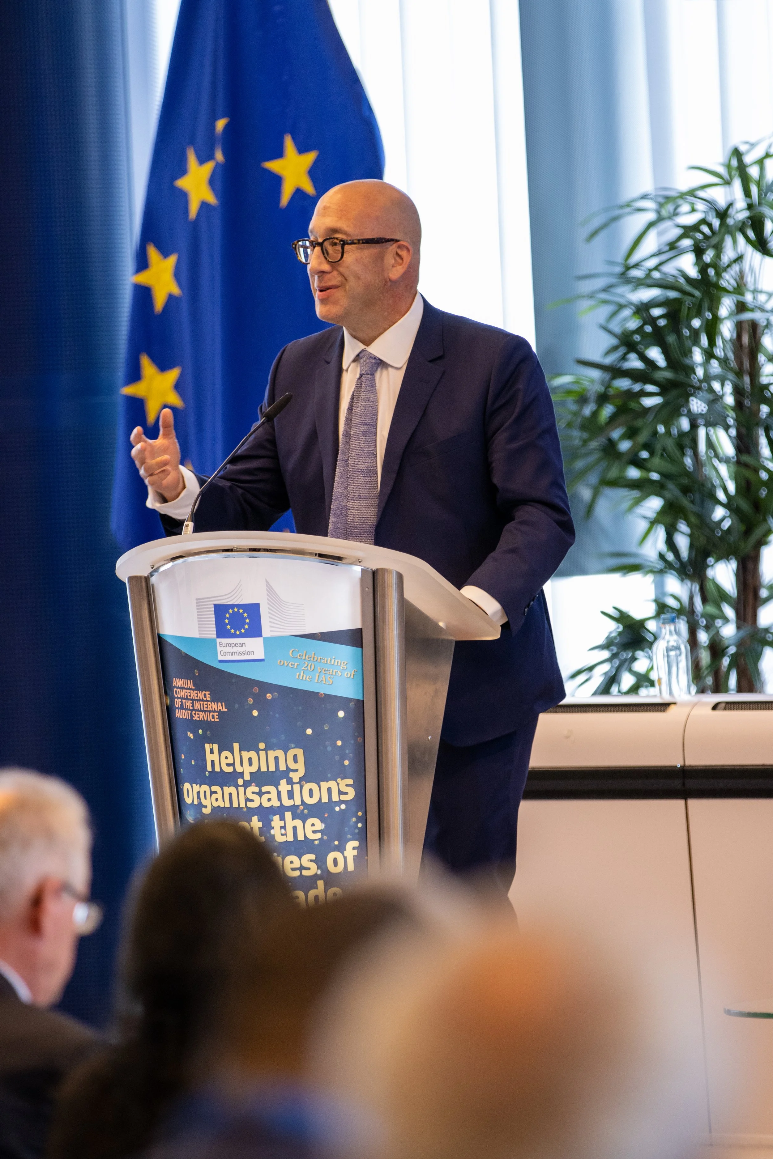Professor Soll Delivers A Talk At The European Commission In 2022.