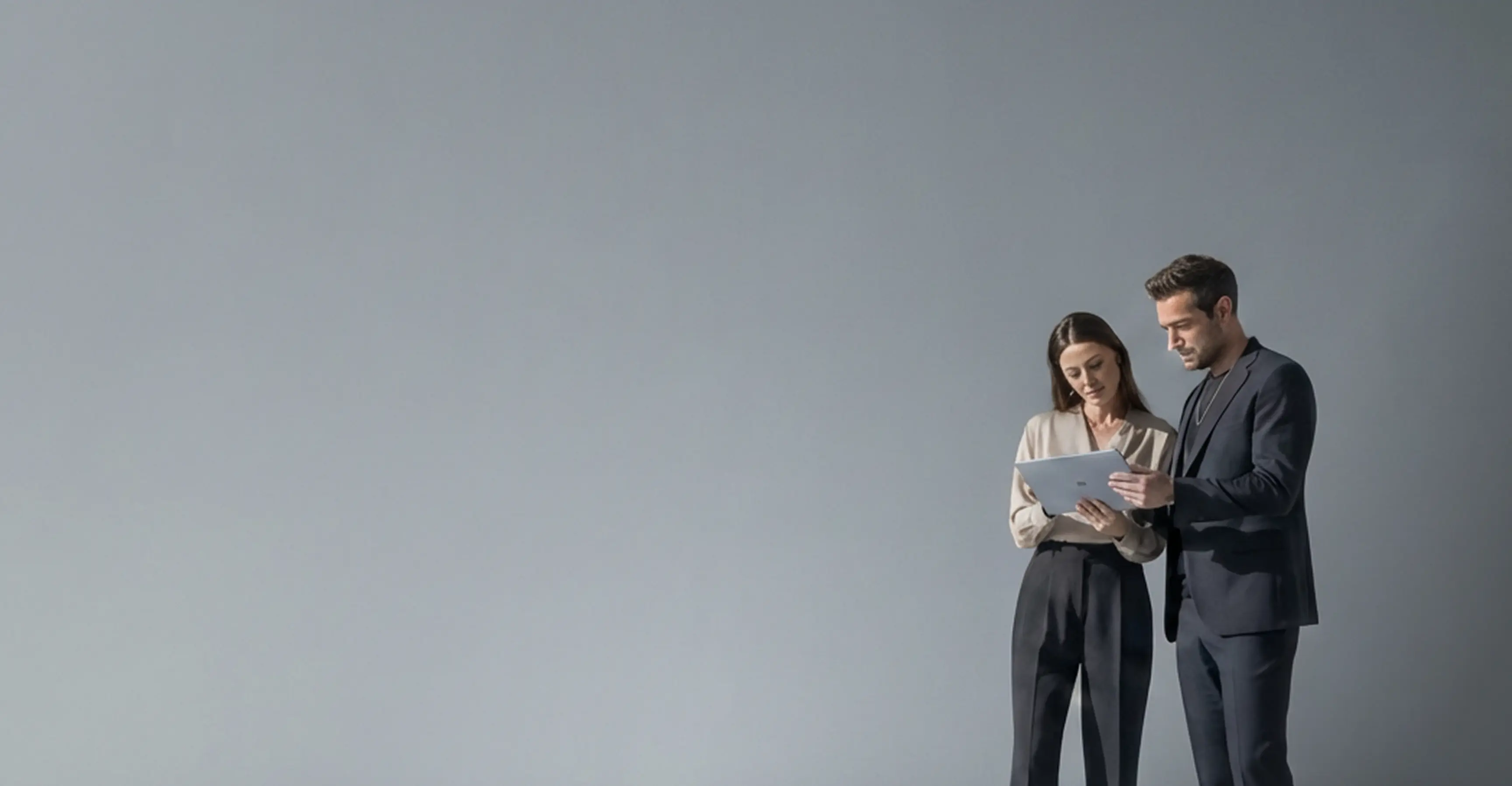 company formation in dubai uae - a men sit in the sofa