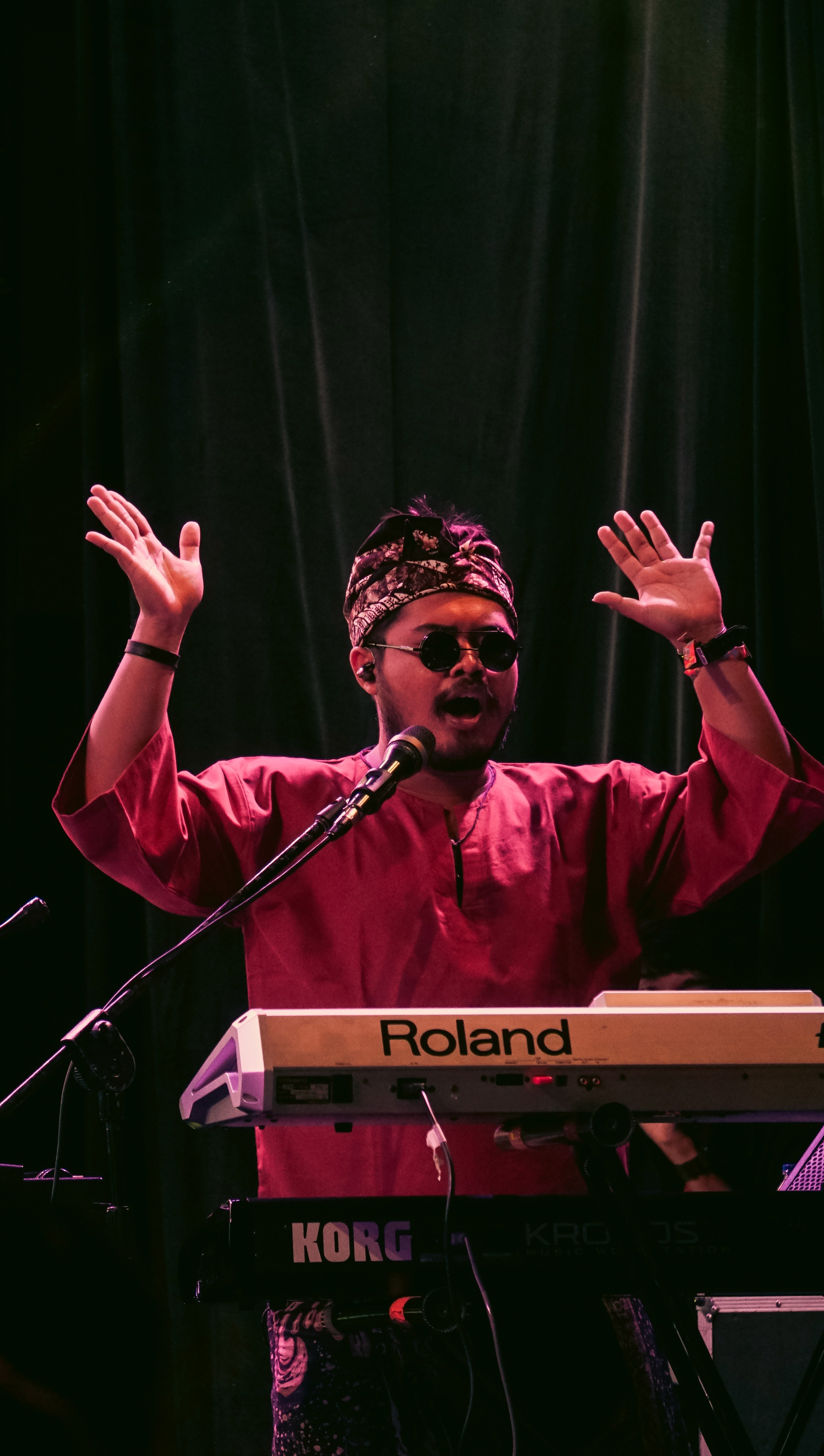 Keyboardist of Rubah di Selatan, Perform at Road to Soundrenaline Surabaya