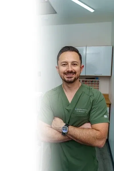 Doctor Carlos Barrantes, Cirujano Dentista y fundador de la clínica Distrito Dental 