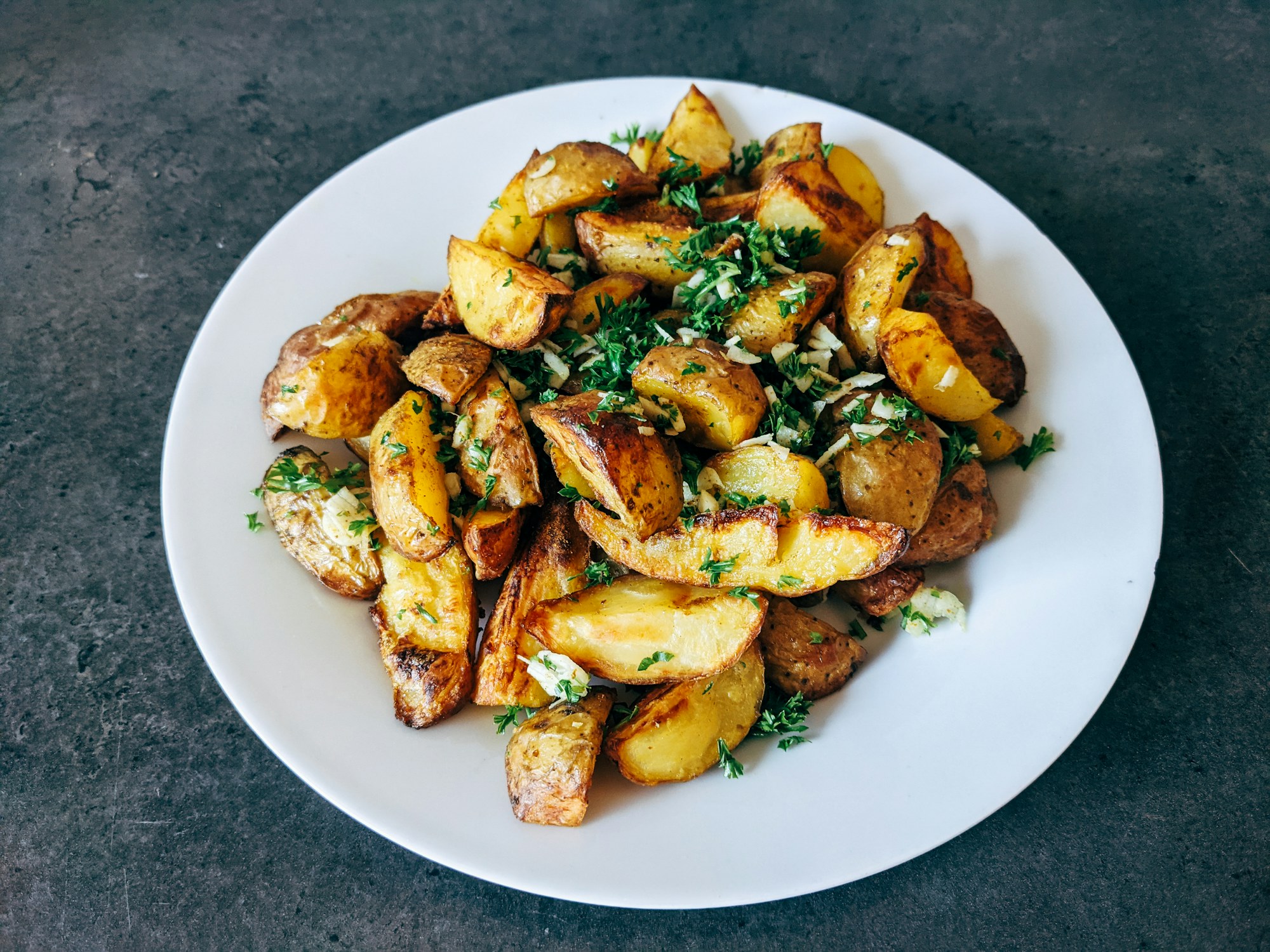 Crushed potatoes, parsley