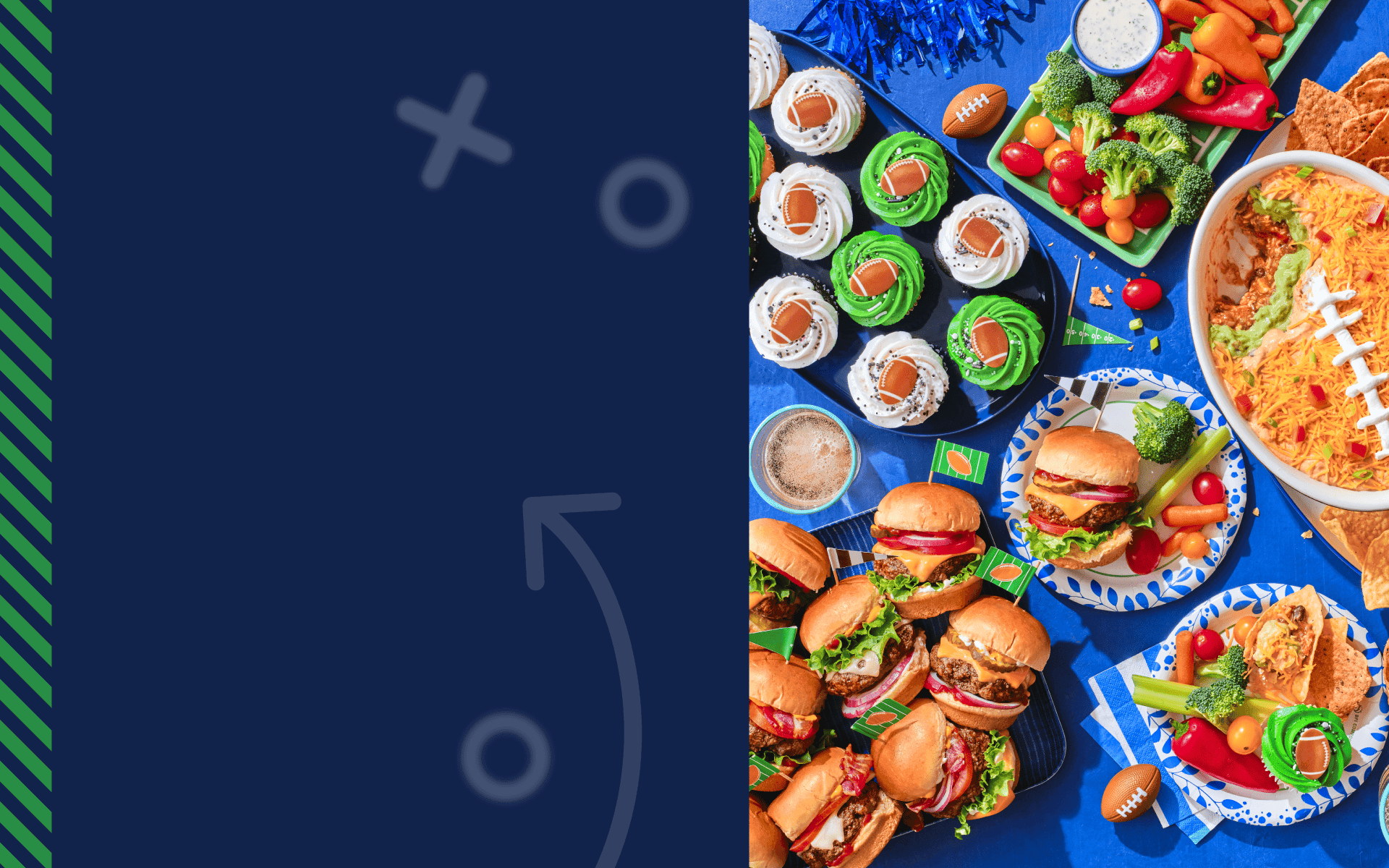 Imagen de un trabajador de Sam's Club que presta el servicio de Curbside Pickup poniendo las compras en el auto de su cliente