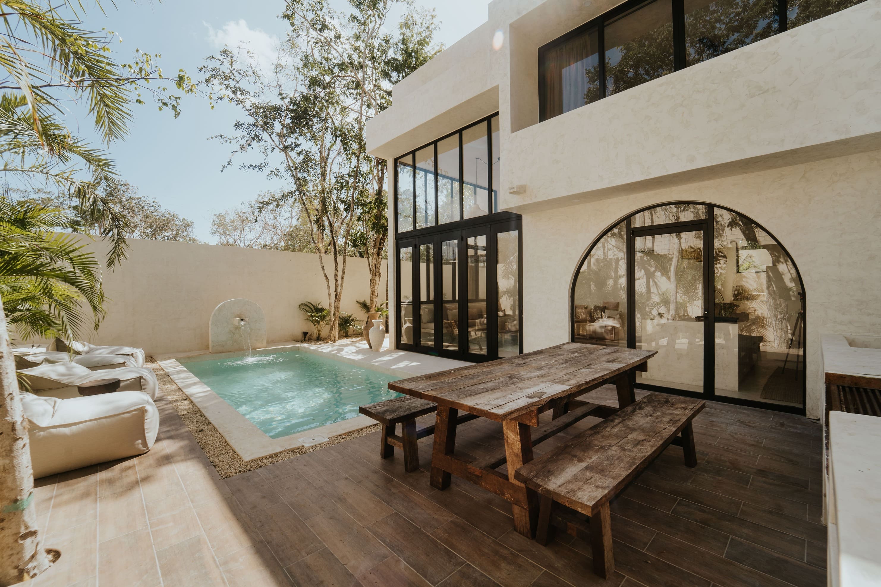 Residence in Quintana Roo with a private pool, terrace and indoor access
