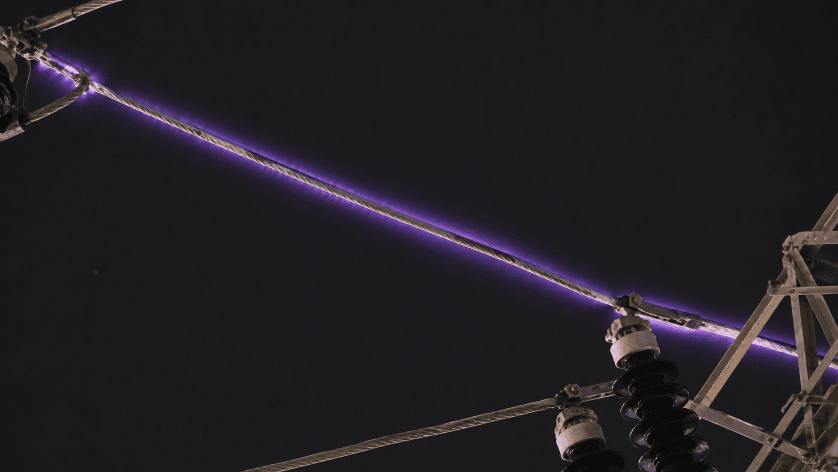 corona effect on voltage lines