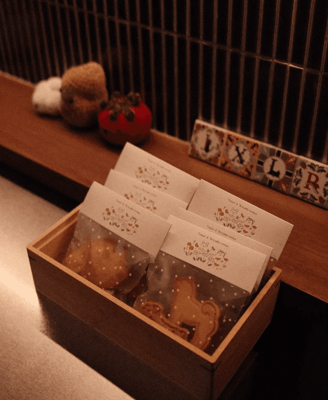 Outdoor Café Seating in a Sunlit Alley