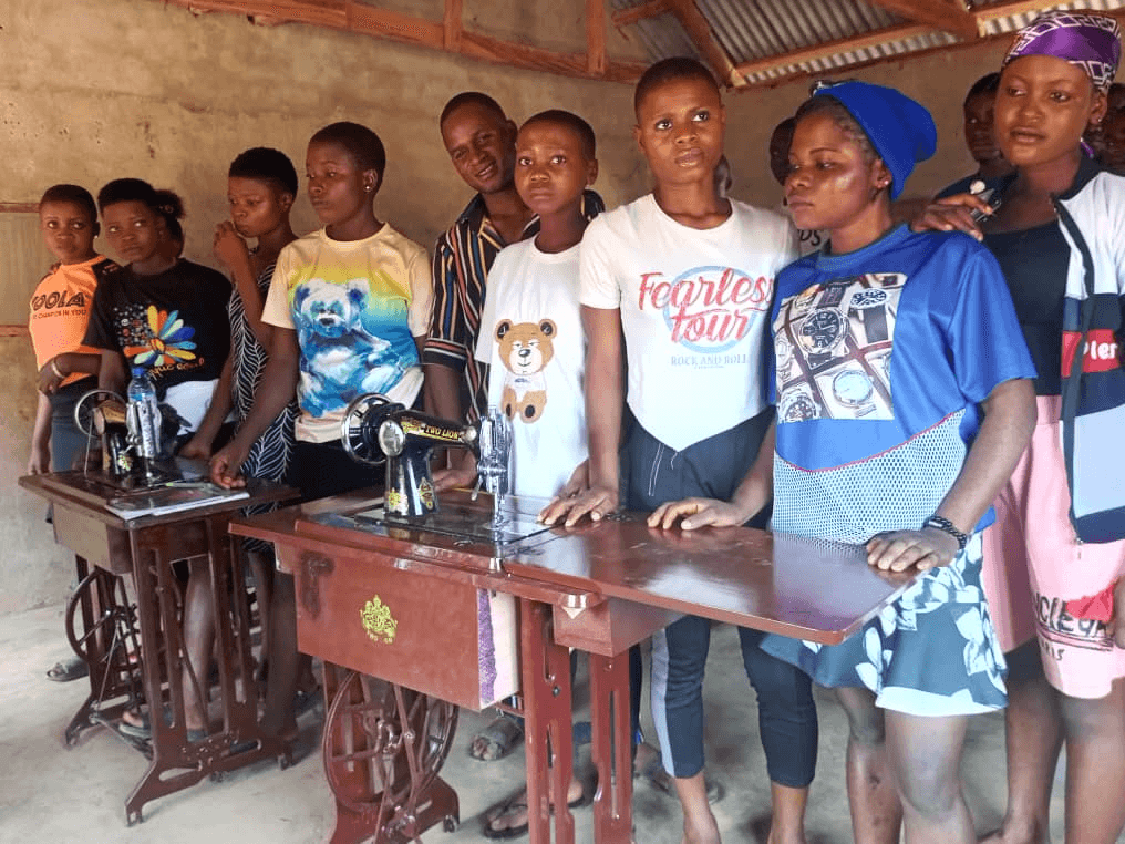 Taschenprojekt: Nähmaschinen für Jugendliche in Nigeria