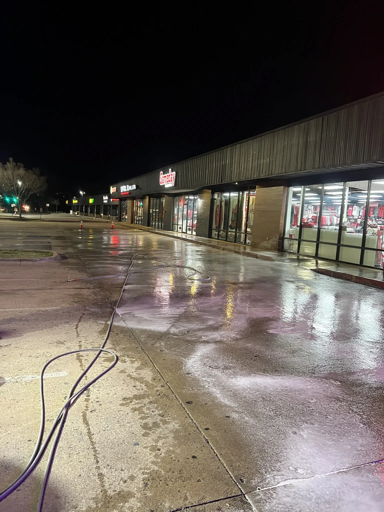 Commercial Pressure washing parking lot cleaning