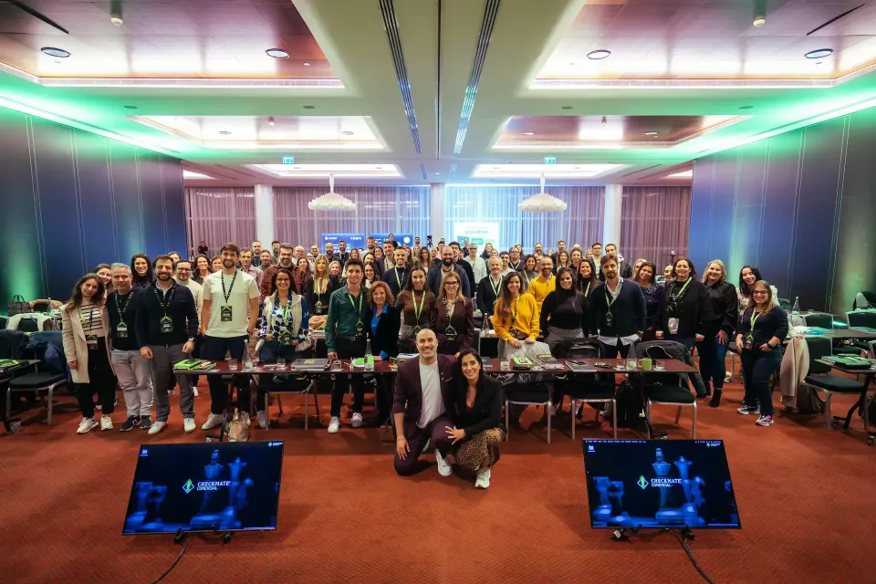 CHECKMATE: Comercial