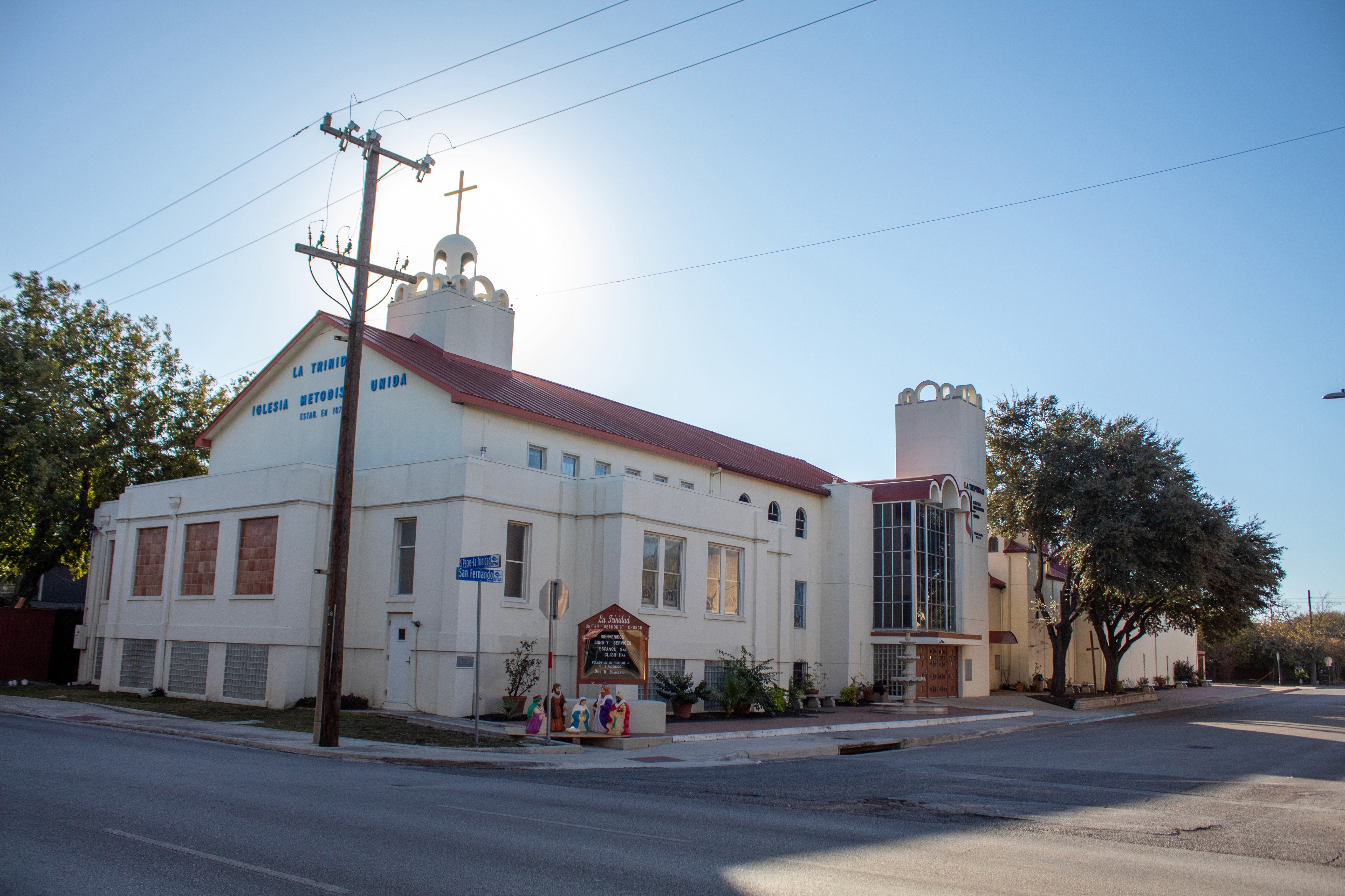 La Trinidad church building from street view