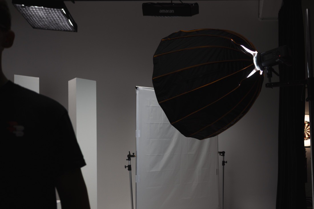 Licht-Setup bei einem Dreh im Studio