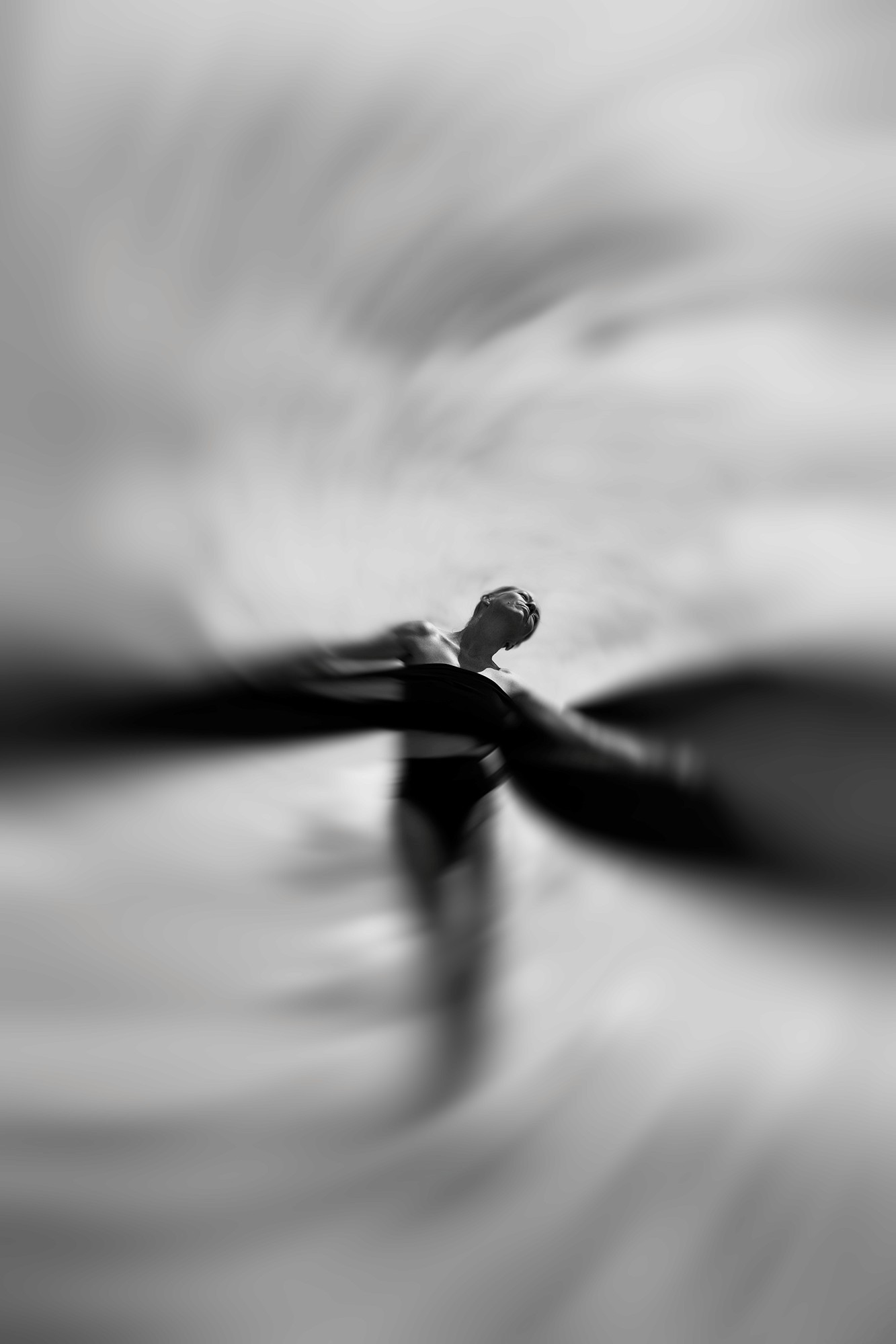 Agnieszka Czyzkowska fine art photography Warsaw wings feathers abstract black and white Aura