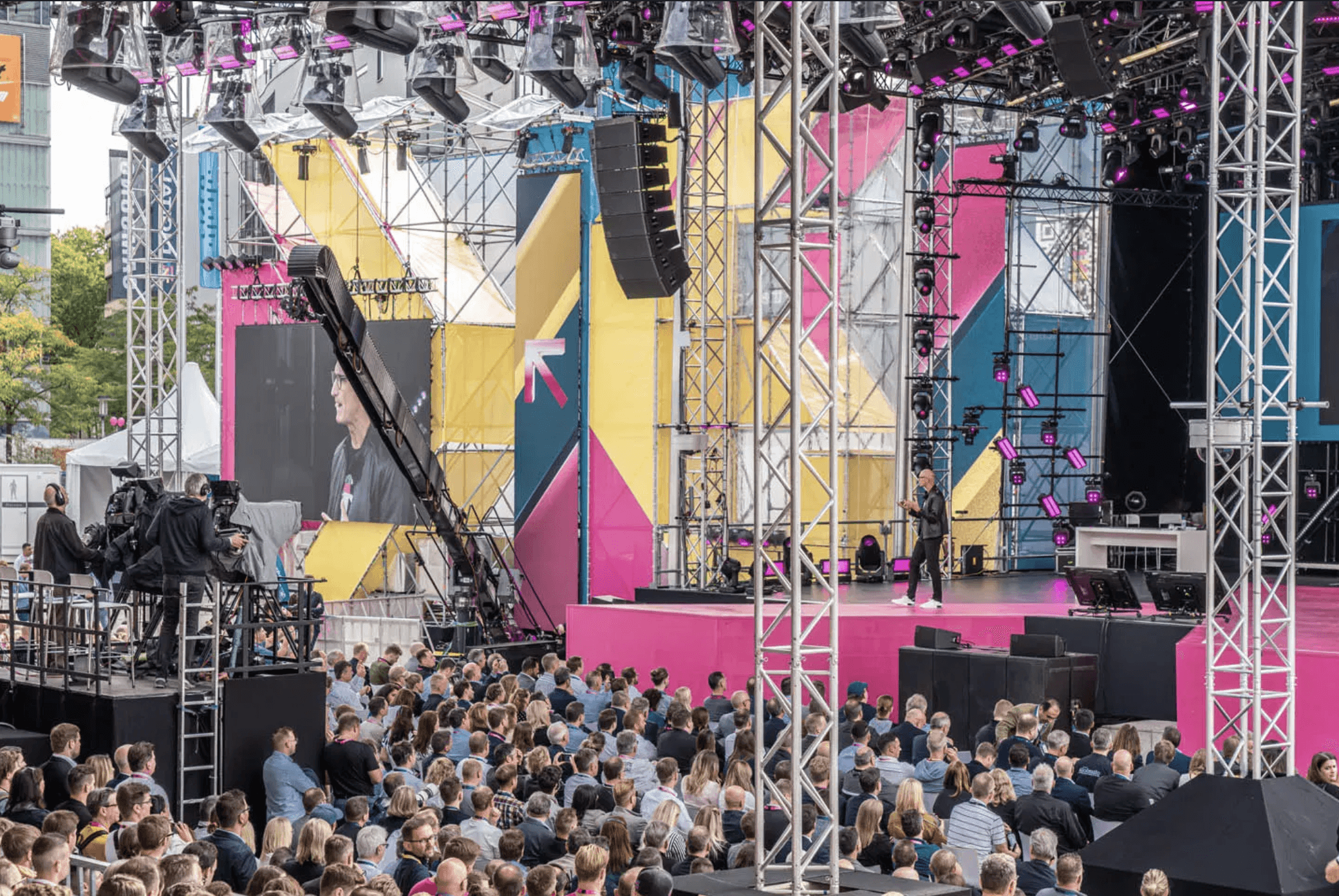 people partying with confetti