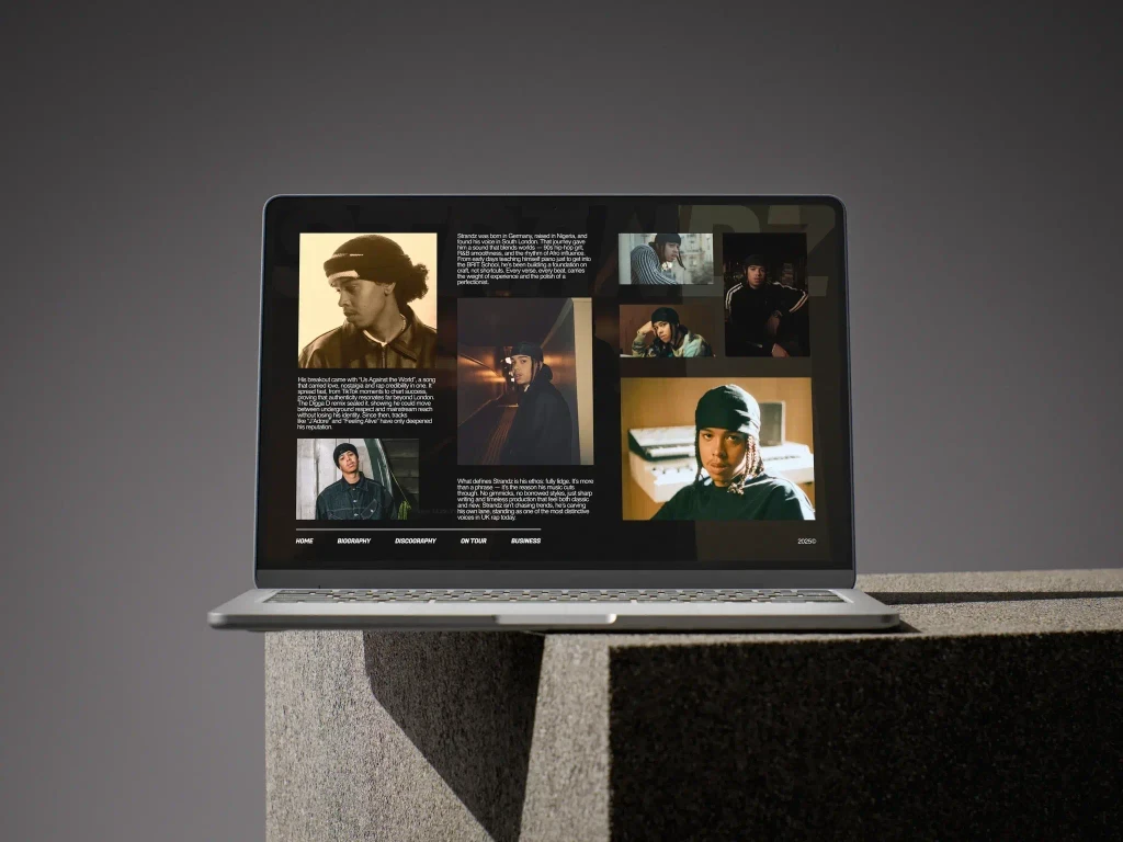 Strandz About Mockup