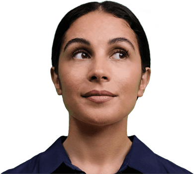 Persona mirando el formulario