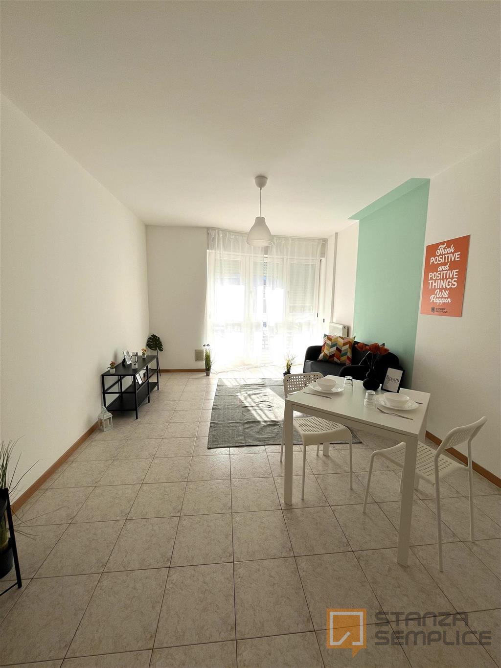 Stanza di 60 mq in Via, Trento