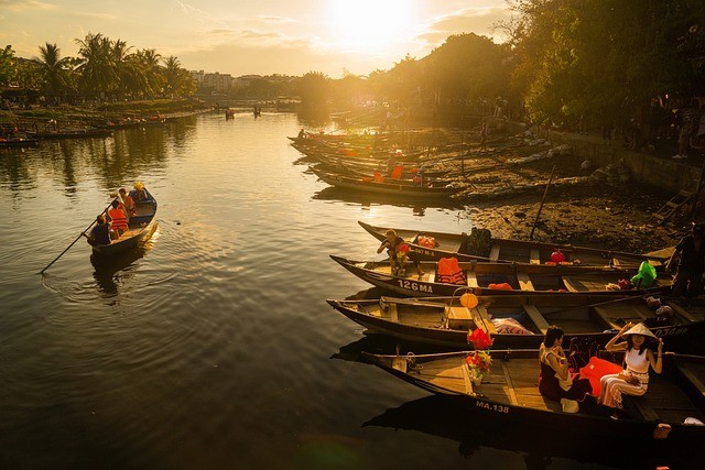 Hoi An Sunrise Boat