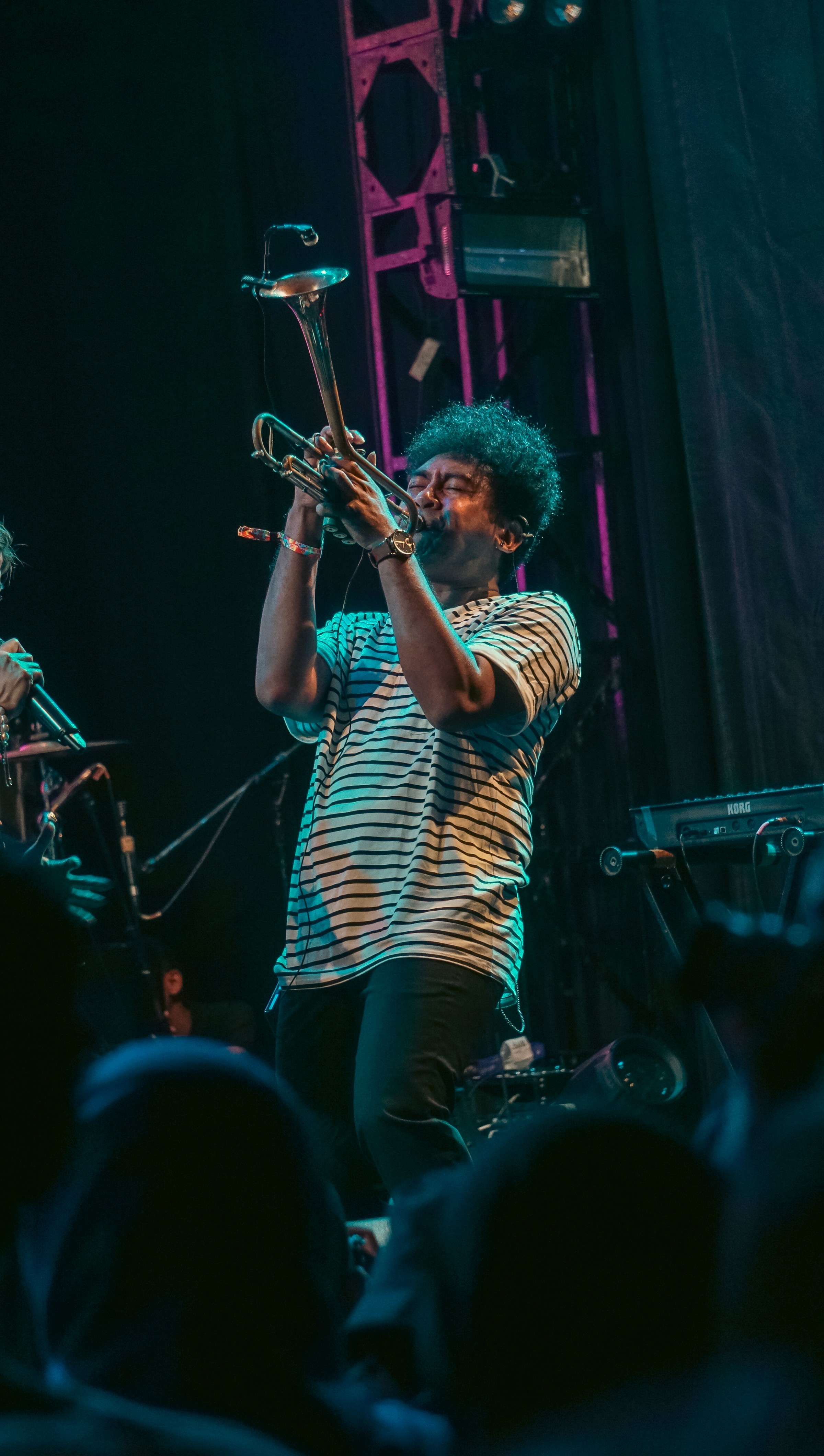 Saxophonist of Maliq & D'essentials, Perform at Road To Soundrenaline