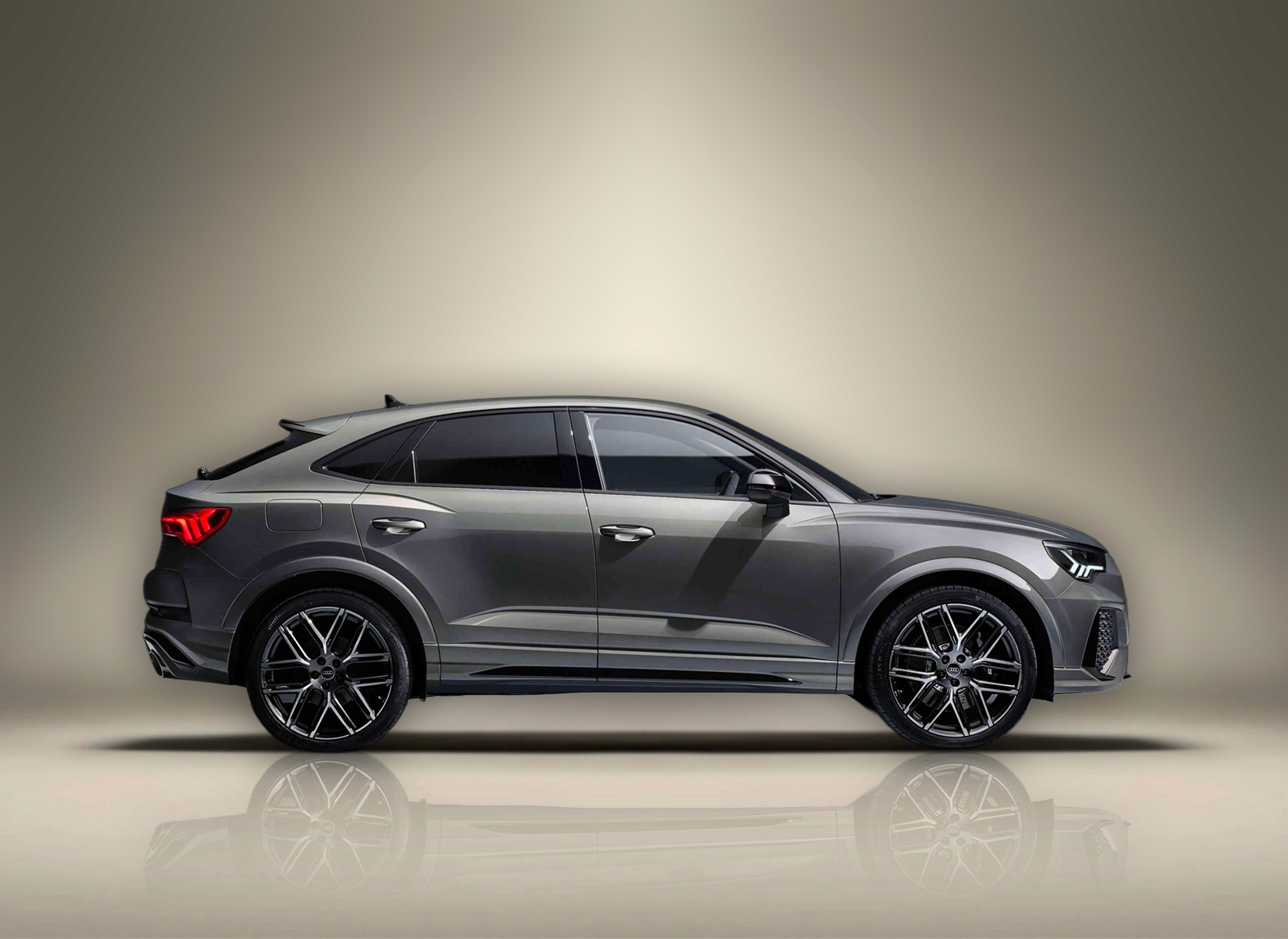 Location Audi RSQ3 Gris à Dubaï – Keyz Rent | SUV