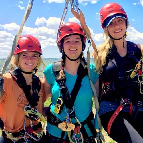 极限滑索与探险