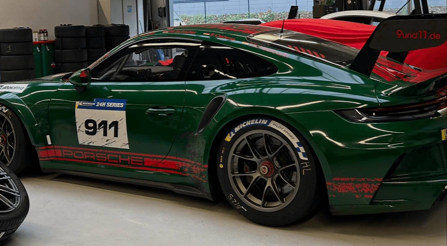 Grasse Logo auf Sportwagen