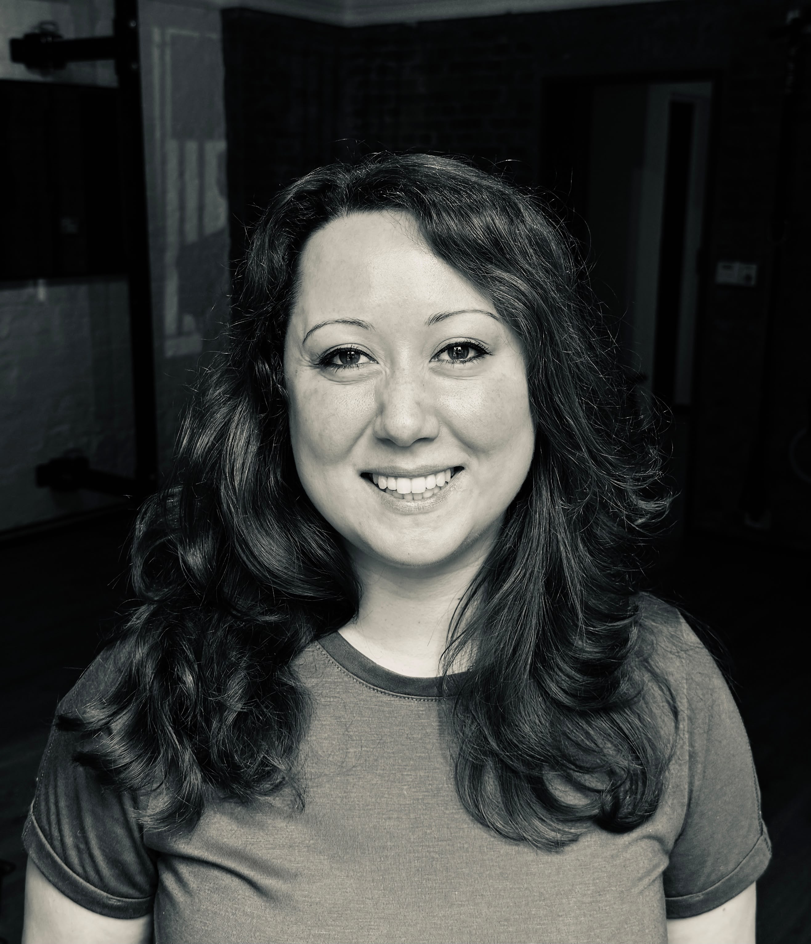 Jasmin Blankenburg arbeitet als Massagetherapeutin und Female Health Yogalehrerin im PLÆCE.