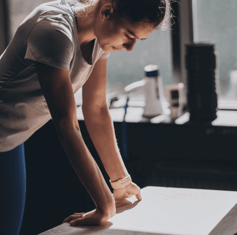 Women portrait in brown hair