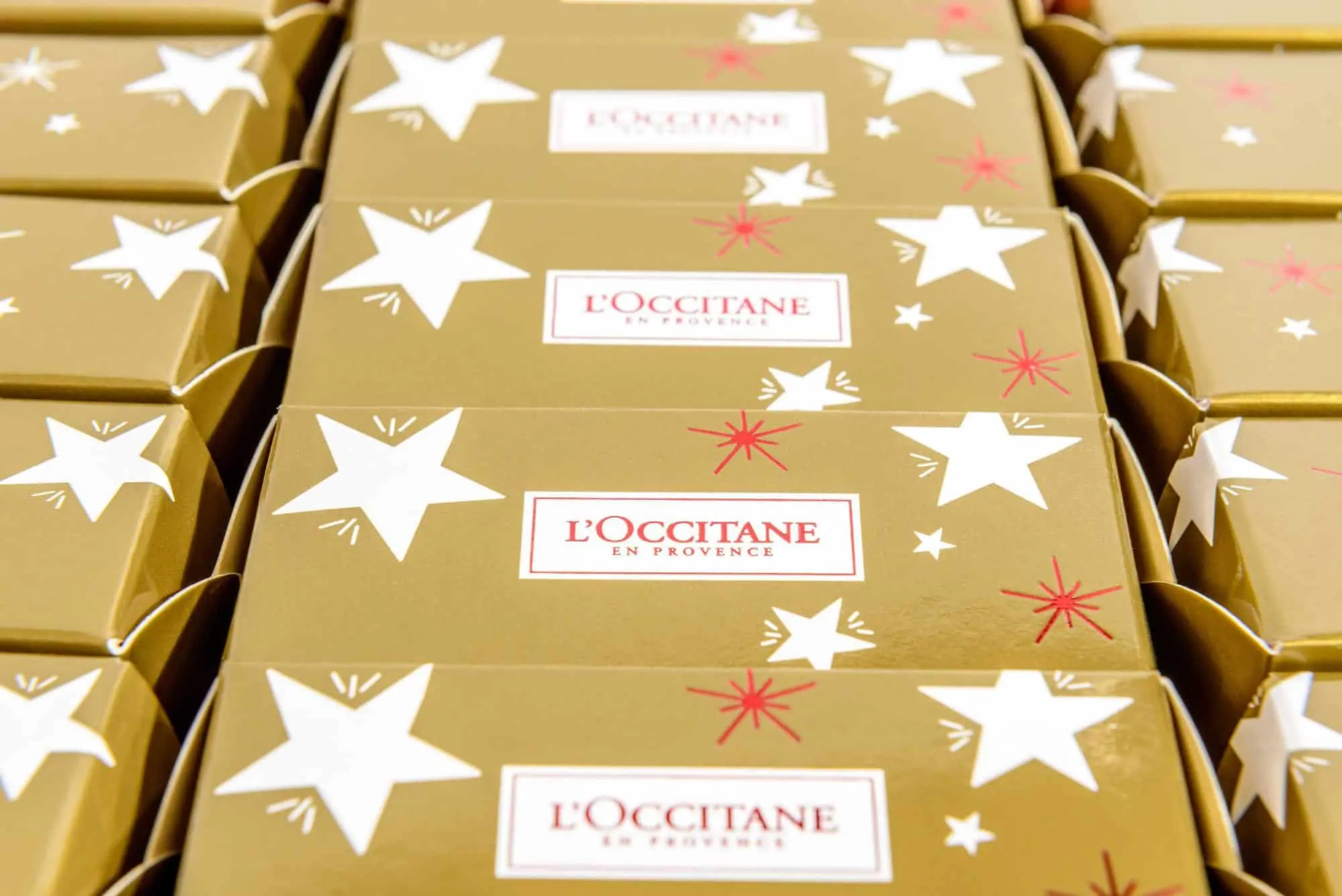 L'Occitane cracker packaging