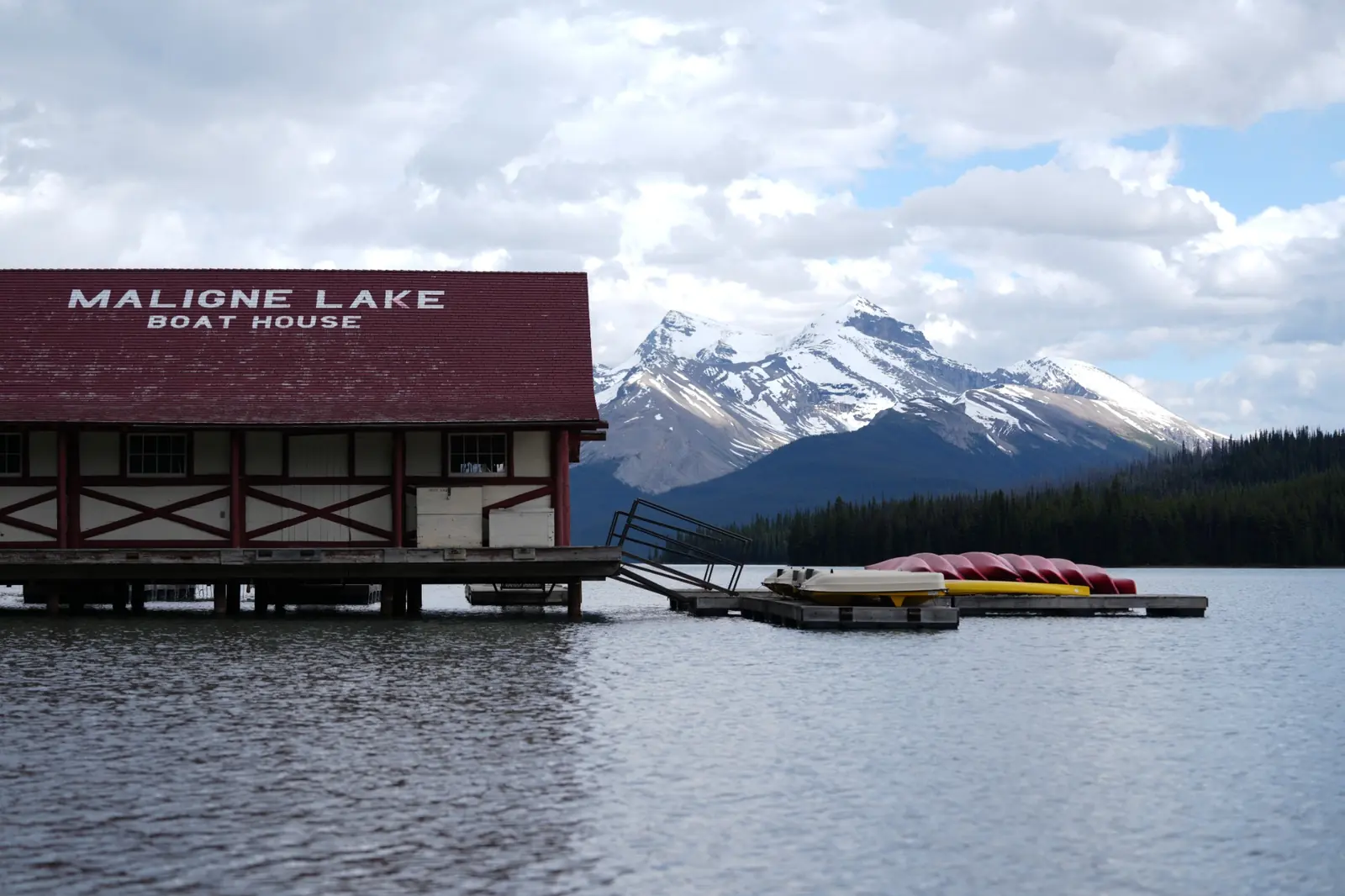 Maligne Lake boathouse