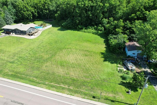 Photo 3 of 1227 E Amelia Street, Cassville