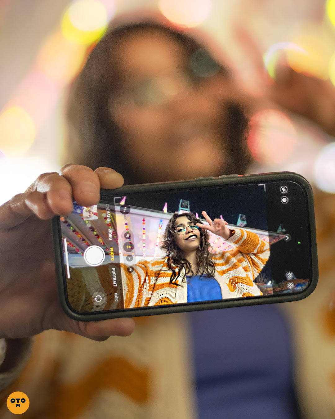 Creative phone selfie, photography by @otrominuto. Shot with Nikon