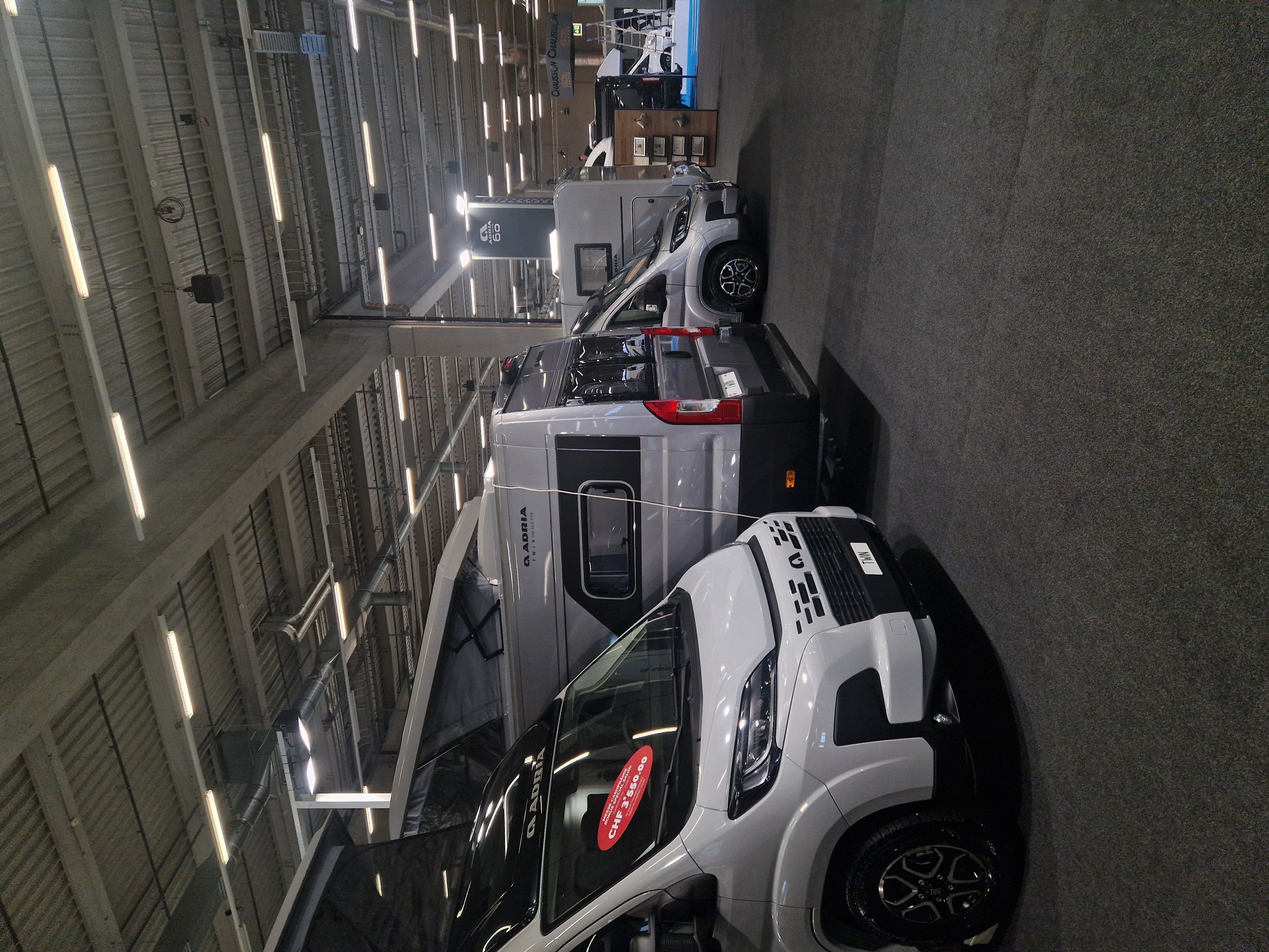 Adria Wohnwagen Firma Exposition Vorher Nachher – sauber & bereit