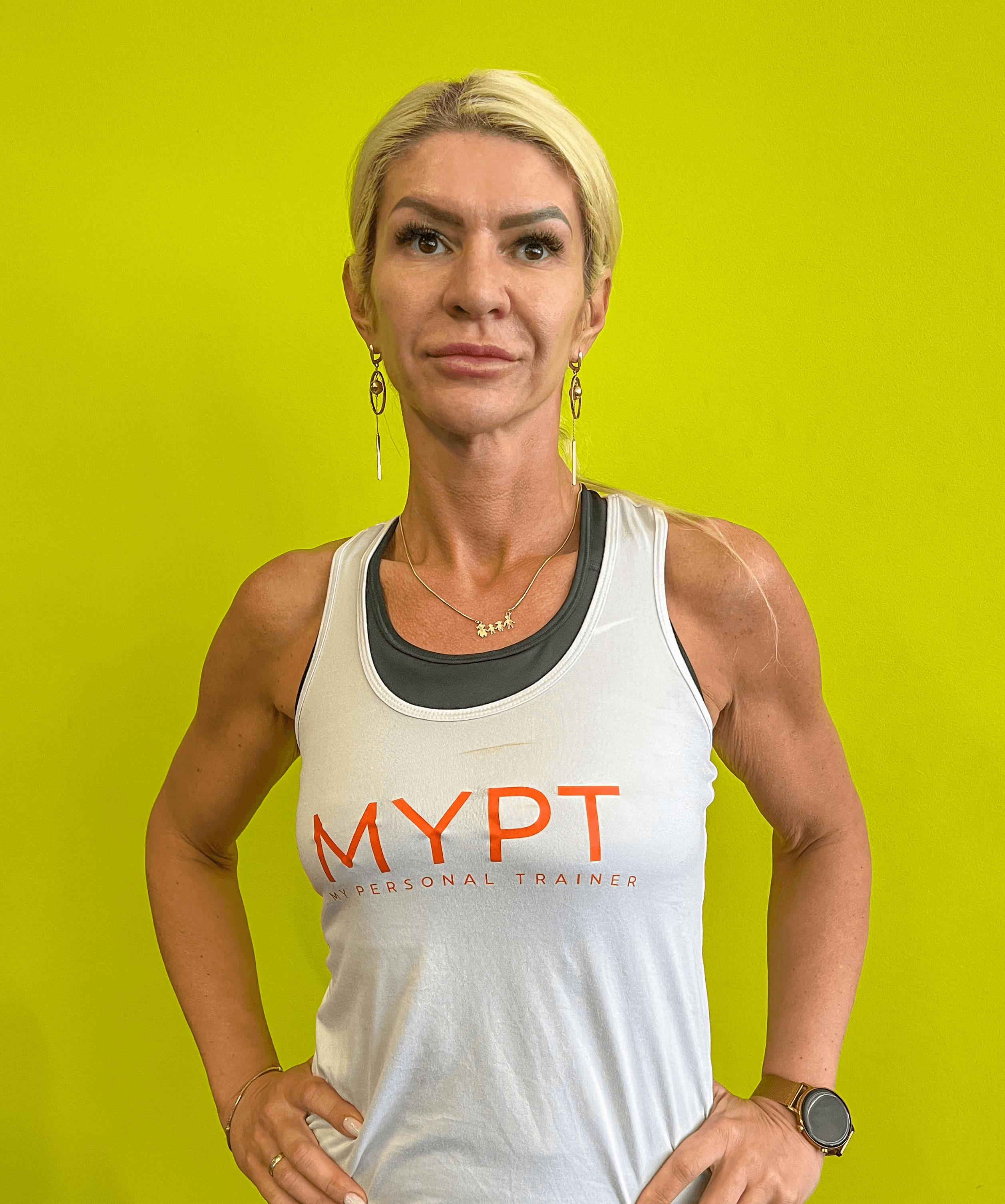 Before and after transformation photos of a Fitnix client