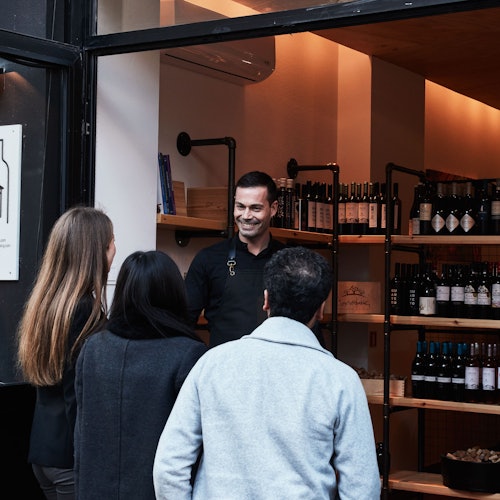 场馆入口及迎宾服务