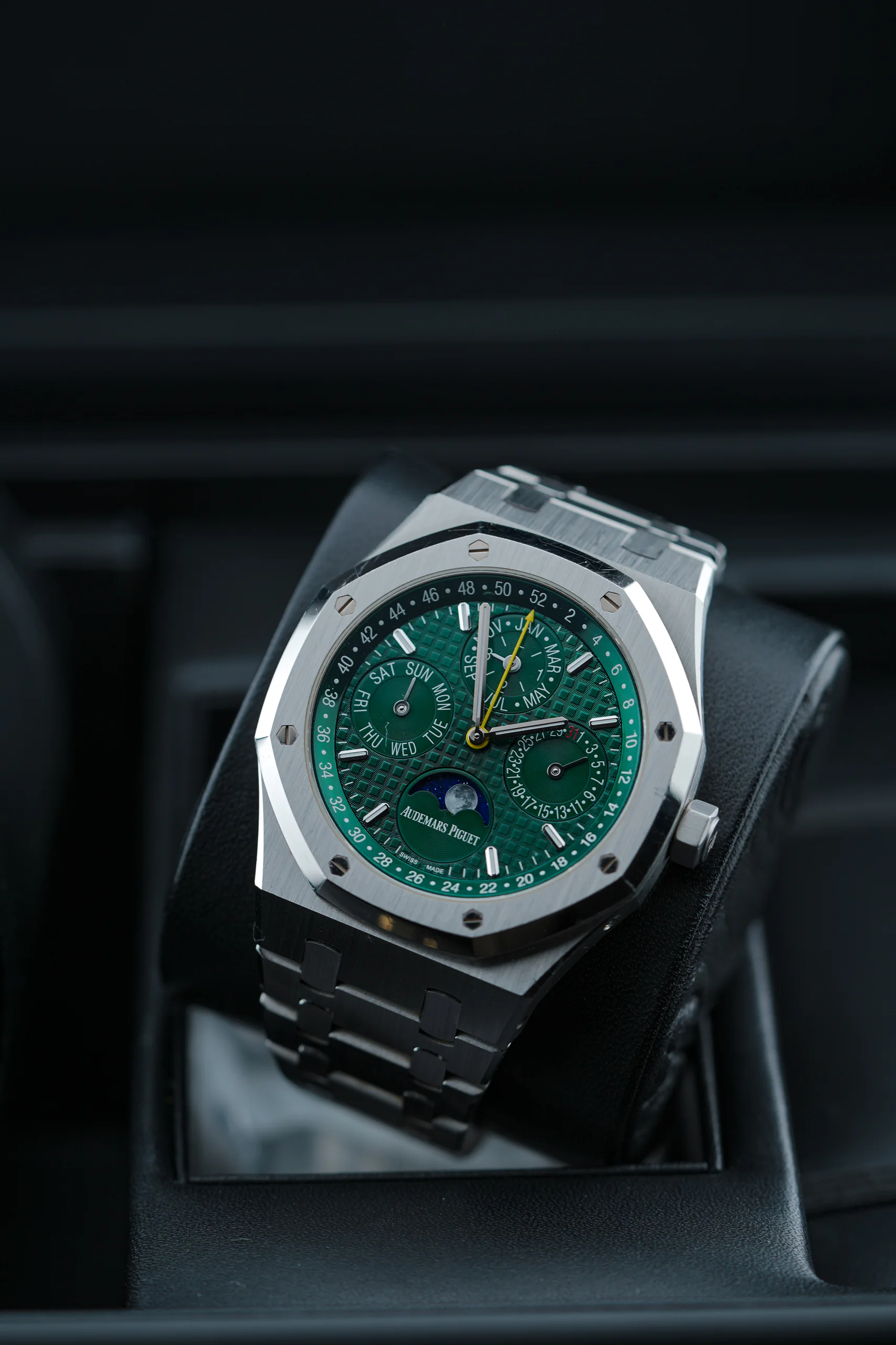 Another box shot of the Audemars Piguet Royal Oak Hong Kong Edition Green 26606ST