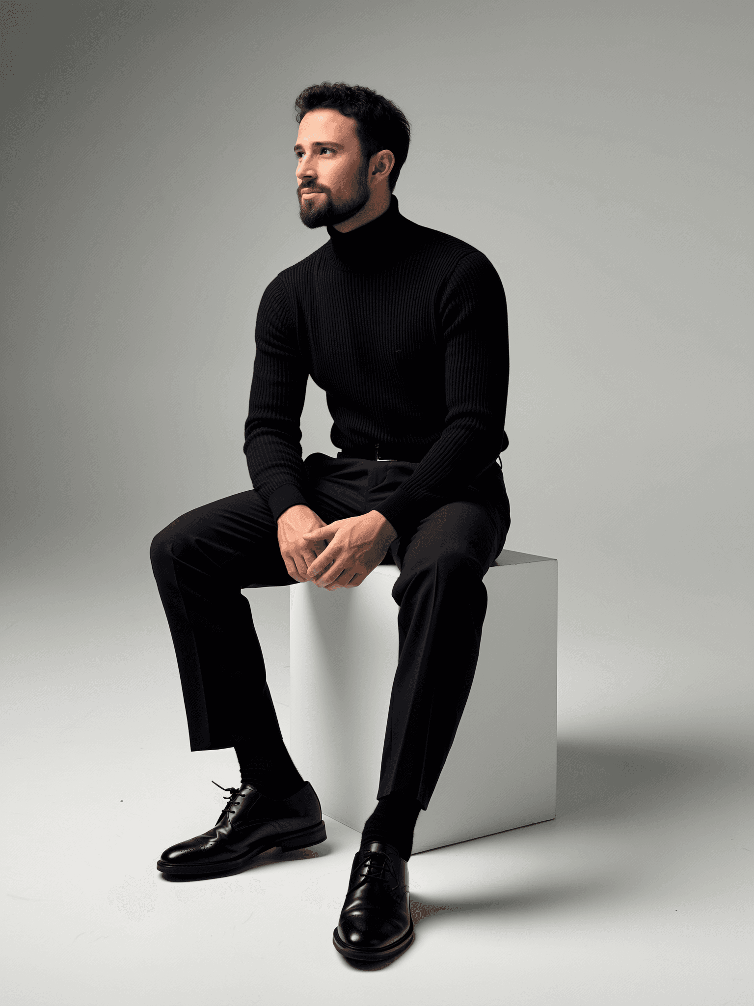 Hugo Allegre, fondateur et directeur artistique de N6 Architecture d’intérieur, spécialiste des projets d’aménagement sur mesure haut de gamme.