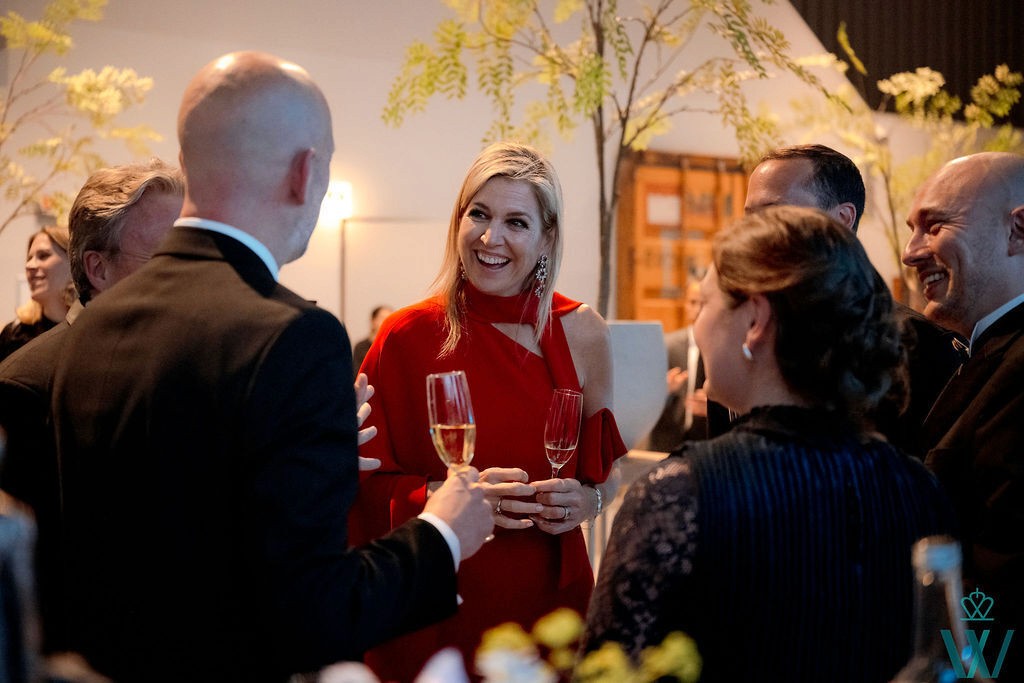 Polarsteps co-founders Koen Droste and Maximiliano Neustadt, and Polarsteps CEO Clare Jones, in conversation with Her Majesty Queen Máxima at Koning Willem I awards ceremony