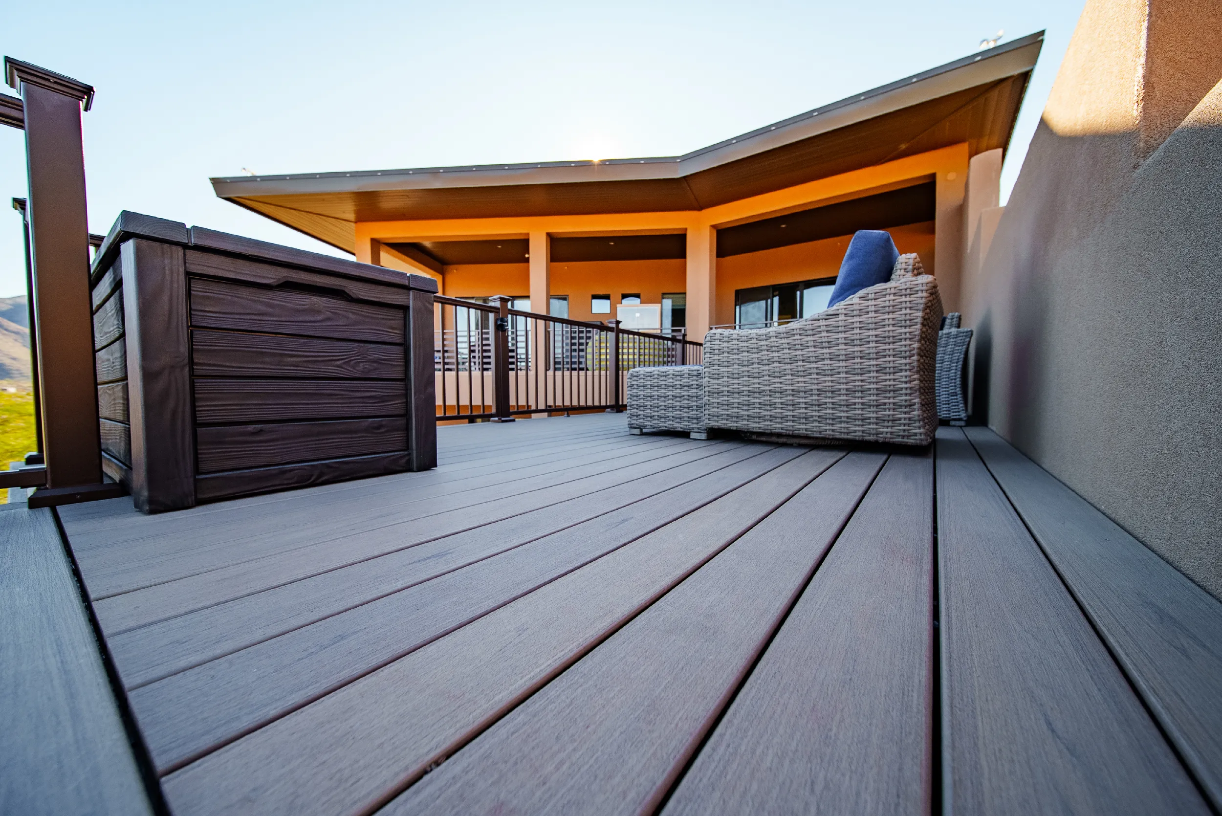 HBC Desks – A Sunset Haven with Trex Transcend Lineage decking