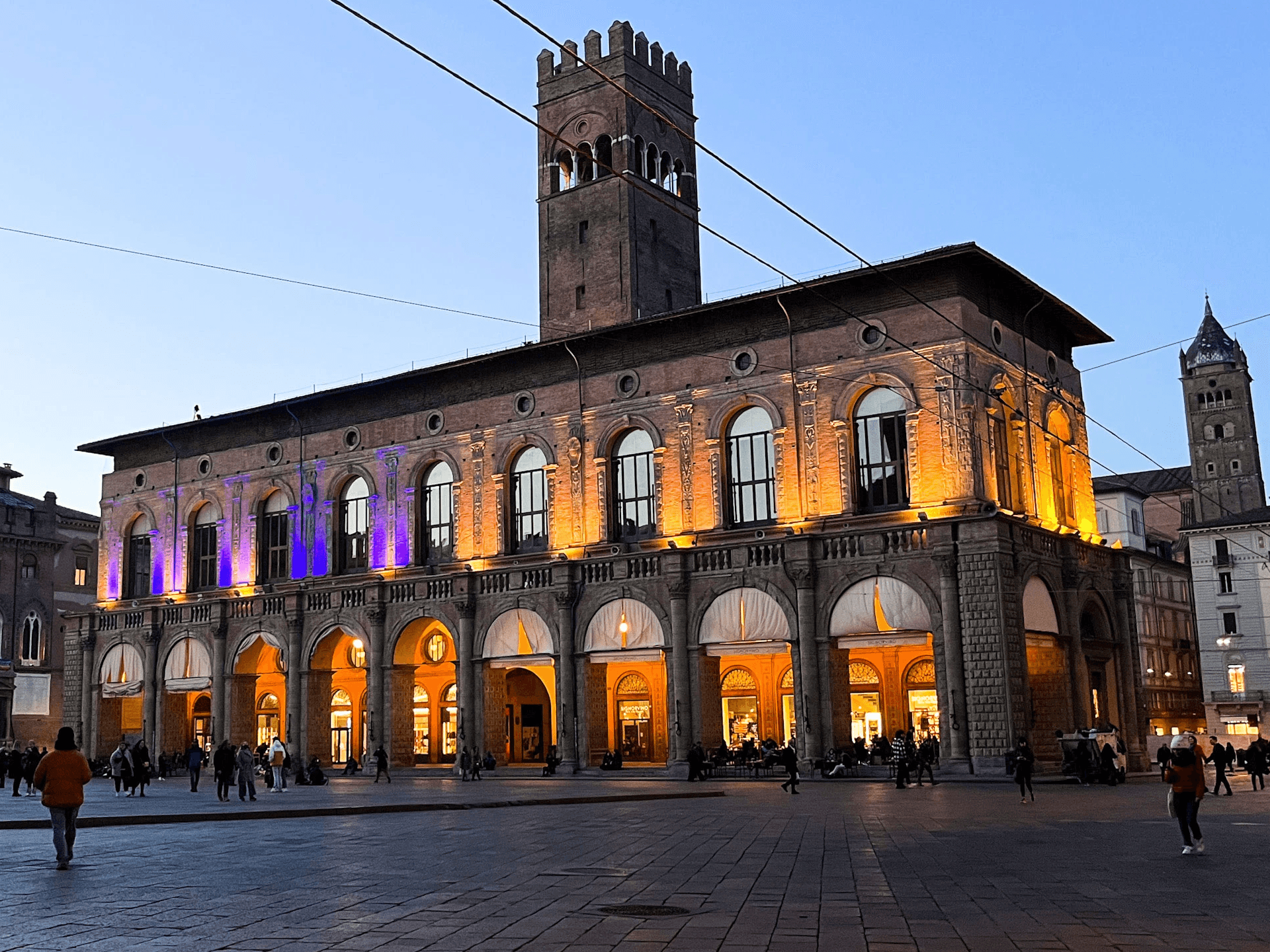 piazza maggiore, bologna