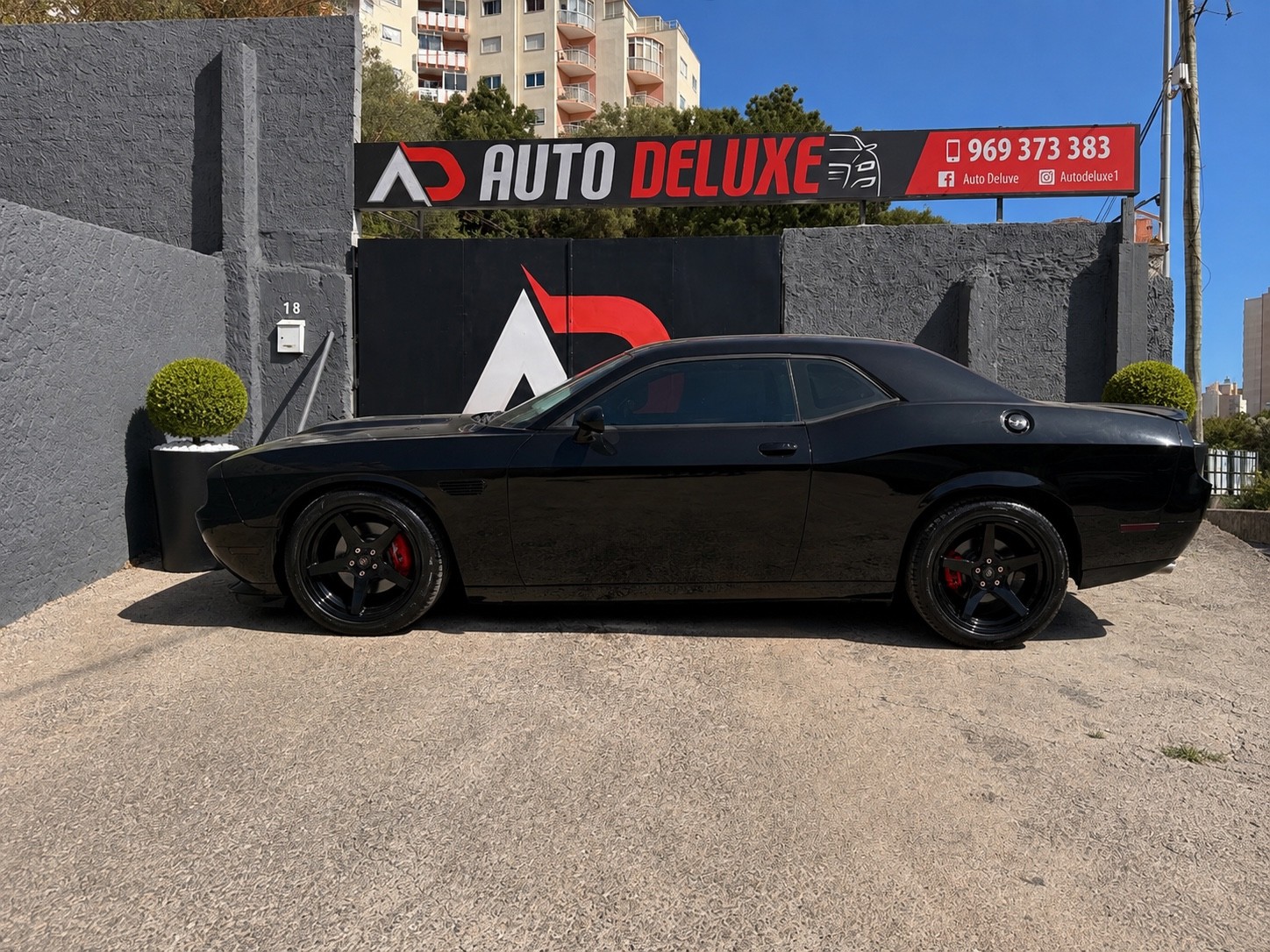 Dodge Challenger — perfil lateral