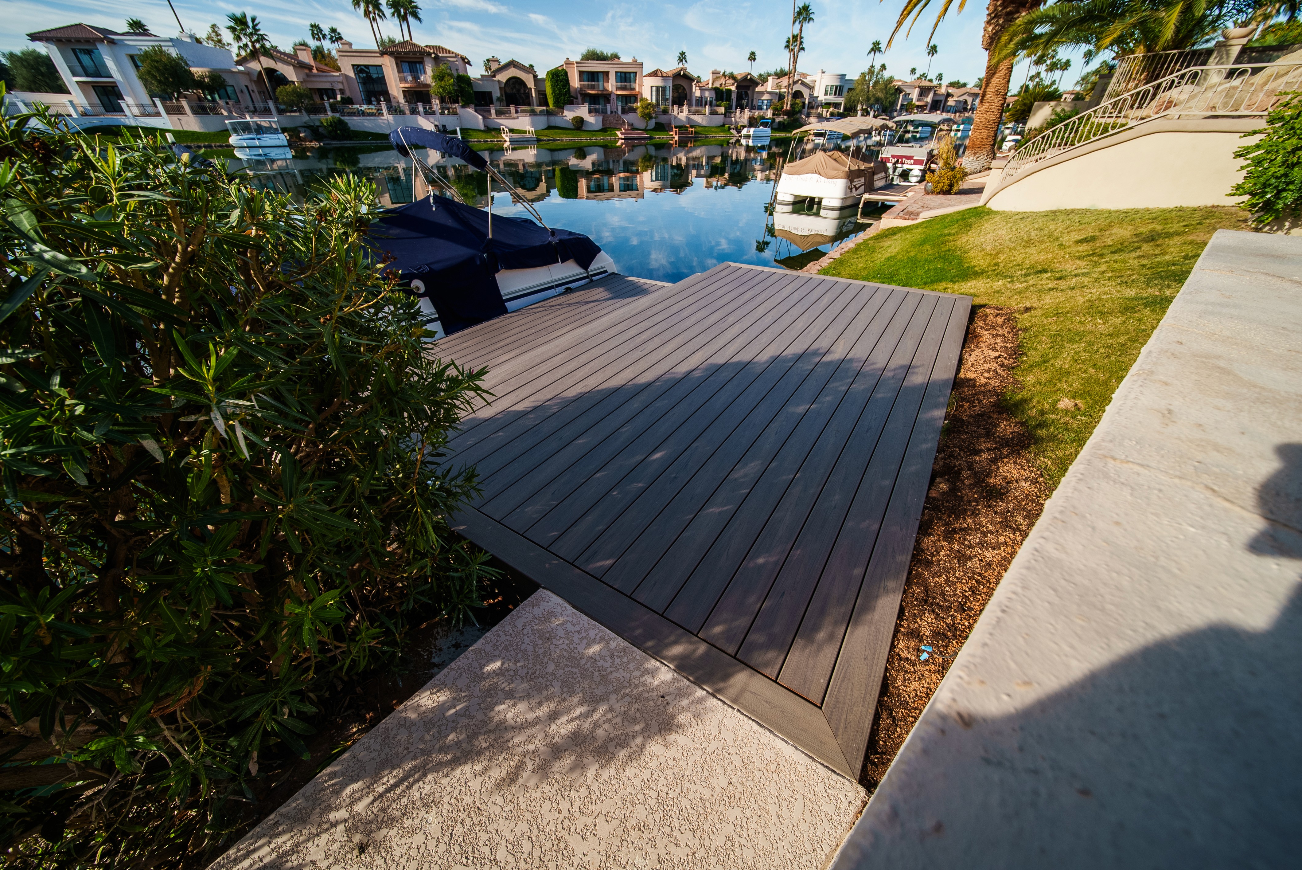 HBC Desks – Dockside Serenity with Trex Transcend Lineage
decking