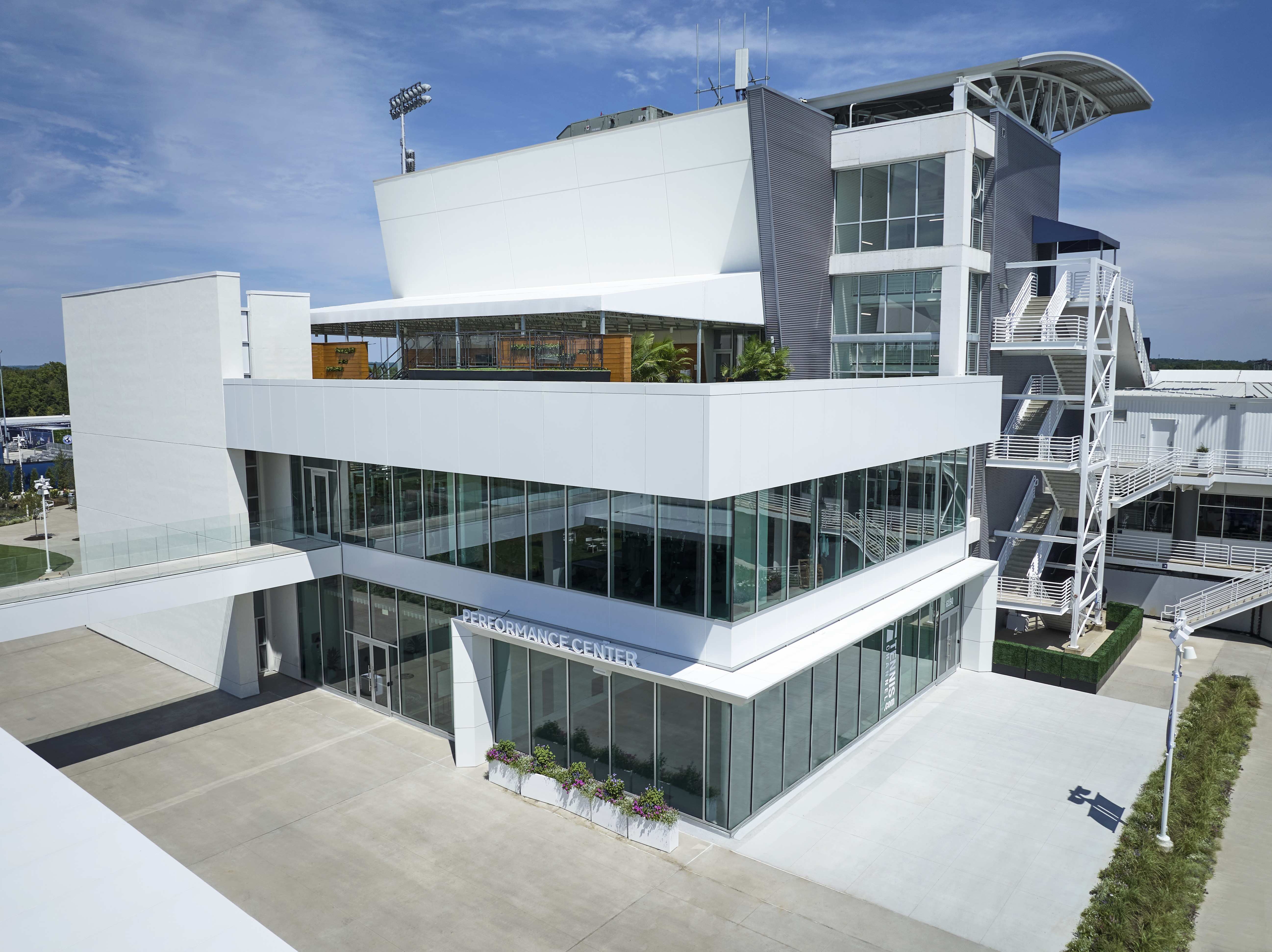 Performance Center, Exterior